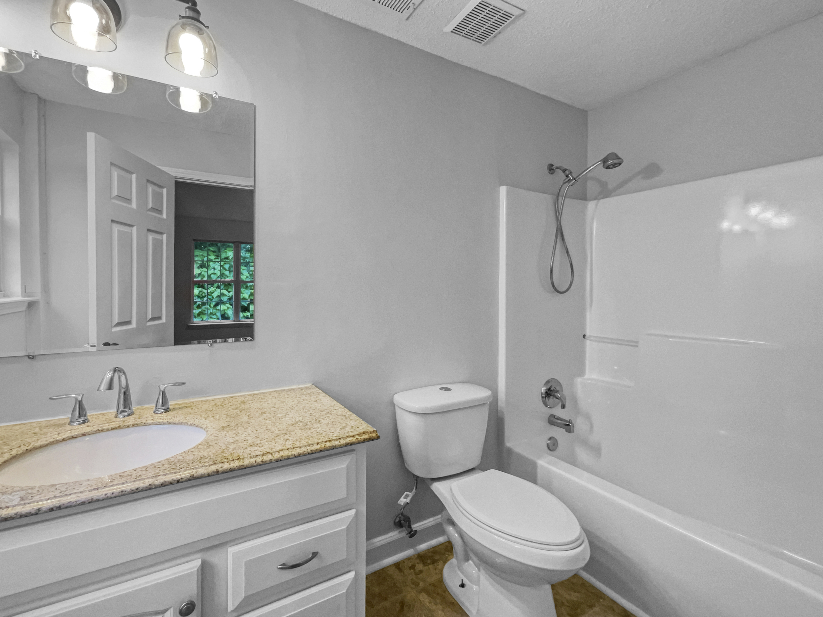 Photo 7 of 23 of 1216 Briarwood Dr, Mebane, NC