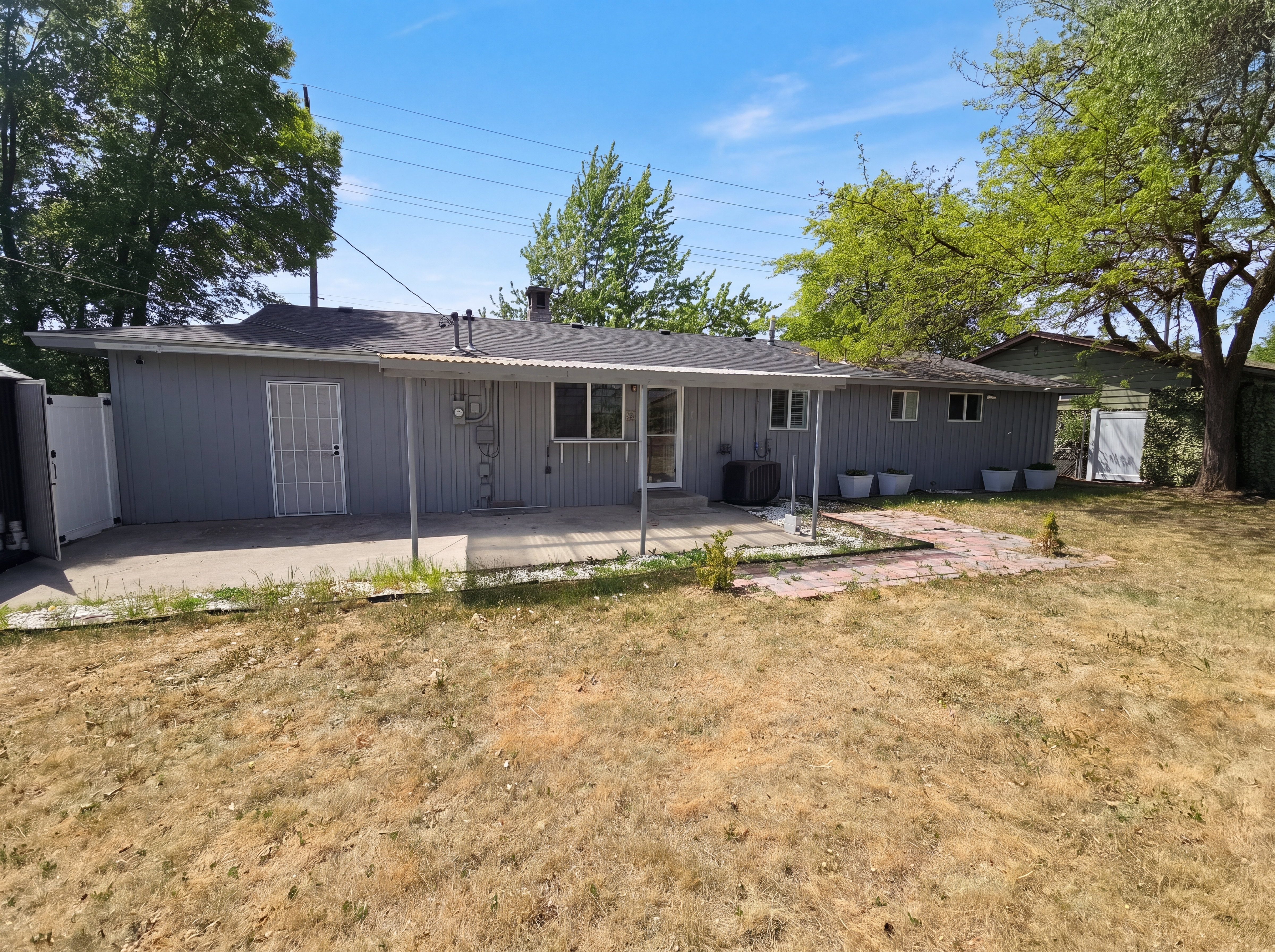 Photo 5 of 16 of 2508 W Francis Ave, Spokane, WA