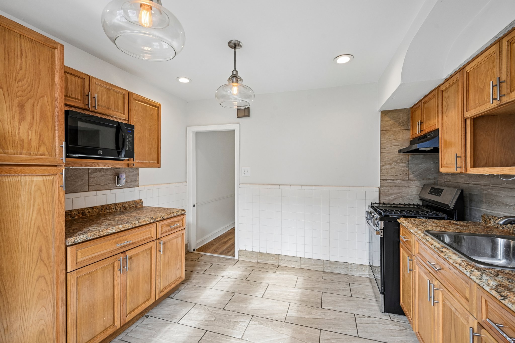 Photo 2 of 29 of 1742 E Mayland St, Philadelphia, PA