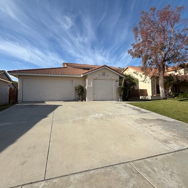 Property photo 1 of 2565 W Fairview Dr