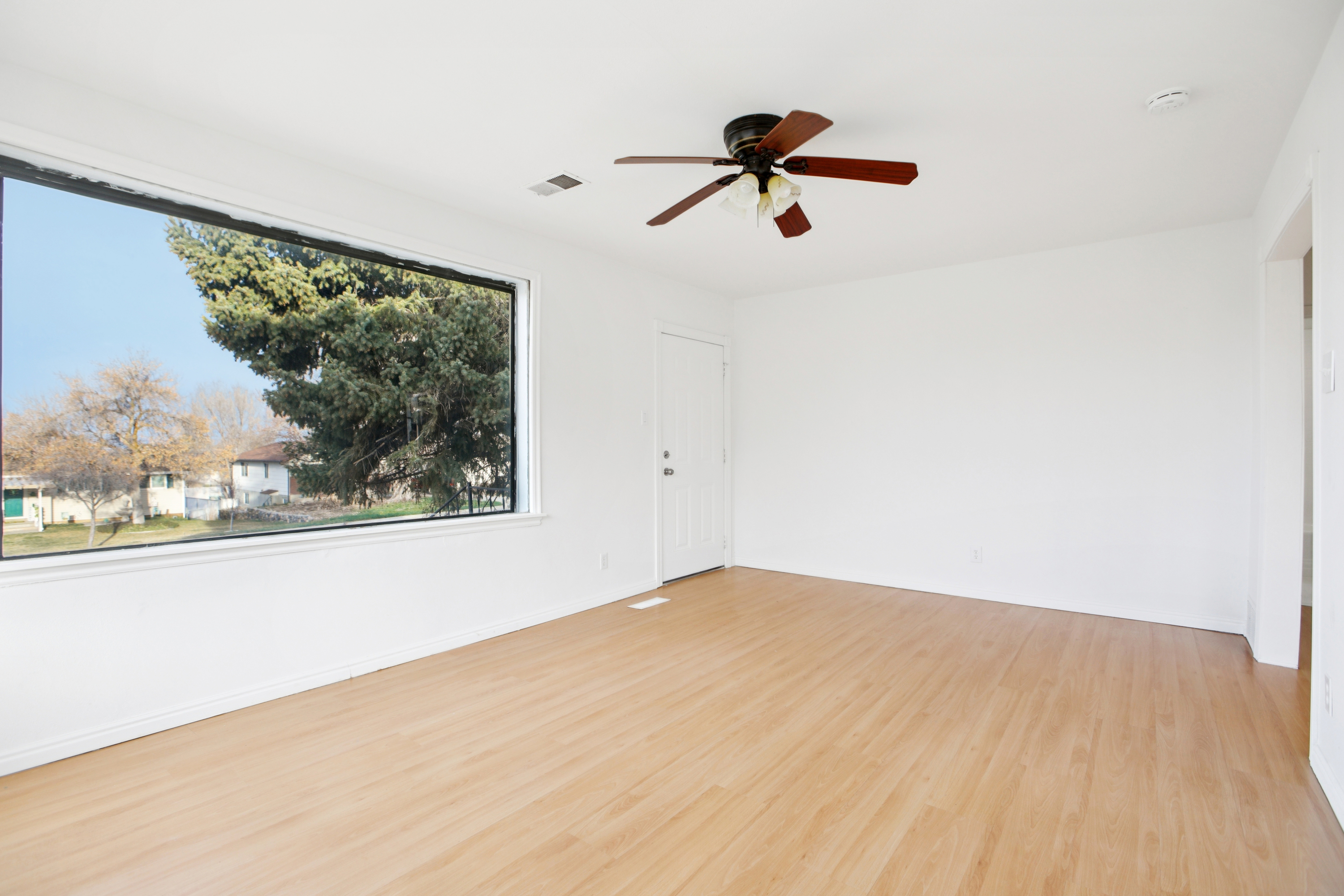 Photo 8 of 26 of 579 S 400 W, Brigham City, UT