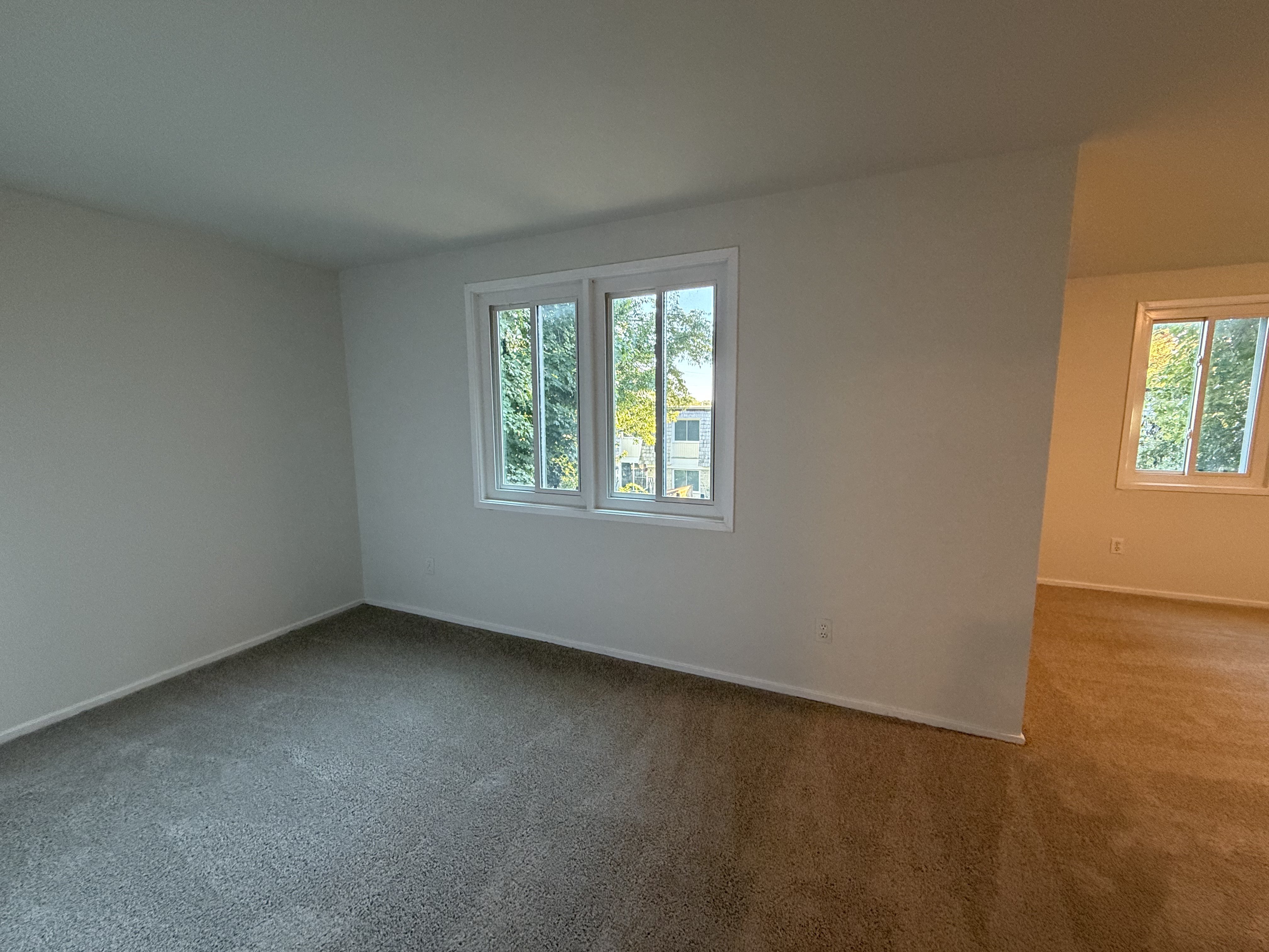 Photo 9 of 22 of 19109 Capehart Dr, Montgomery Village, MD