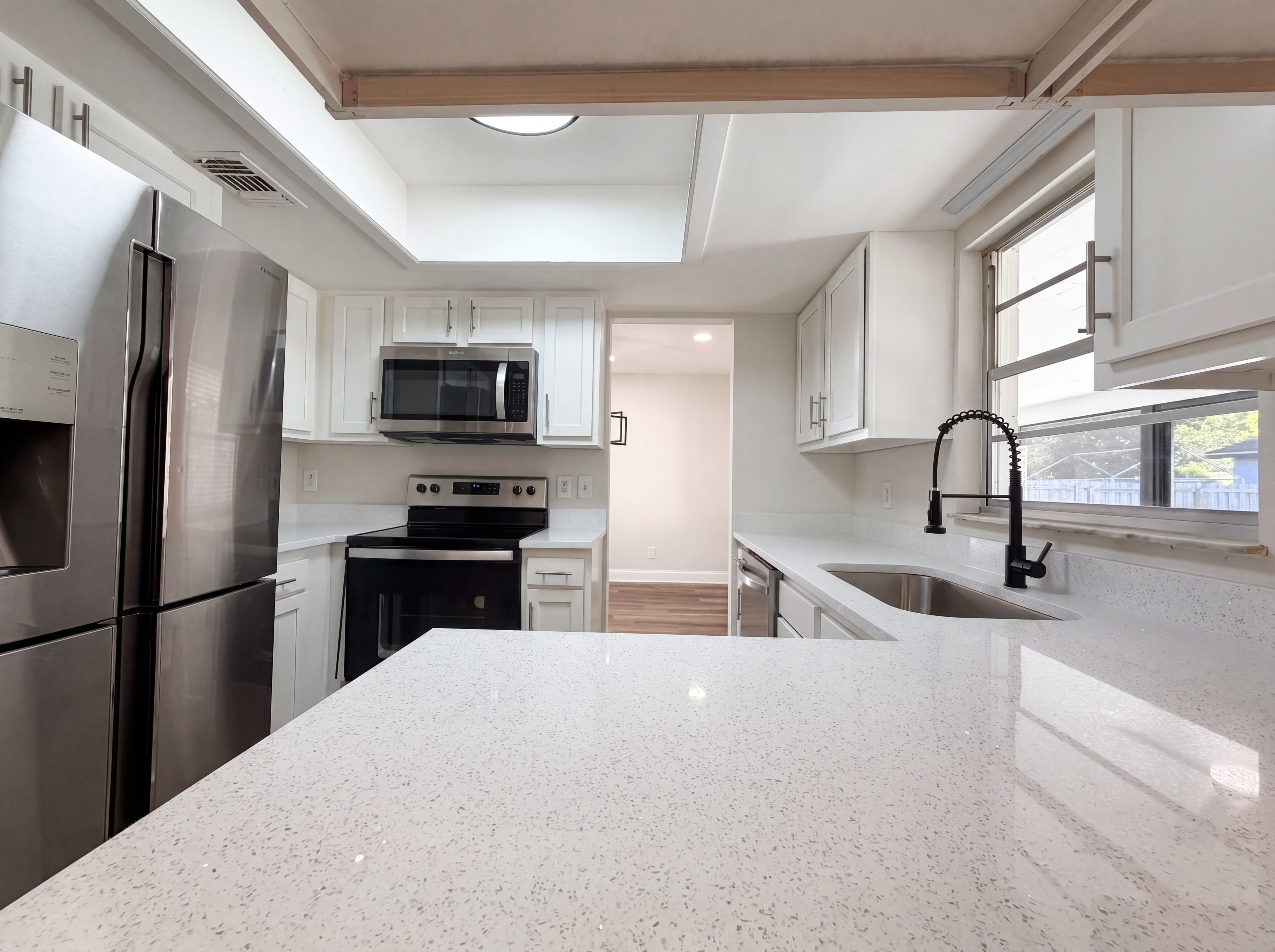 Photo 2 of 22 of 8351 Kipling Ct, Jacksonville, FL