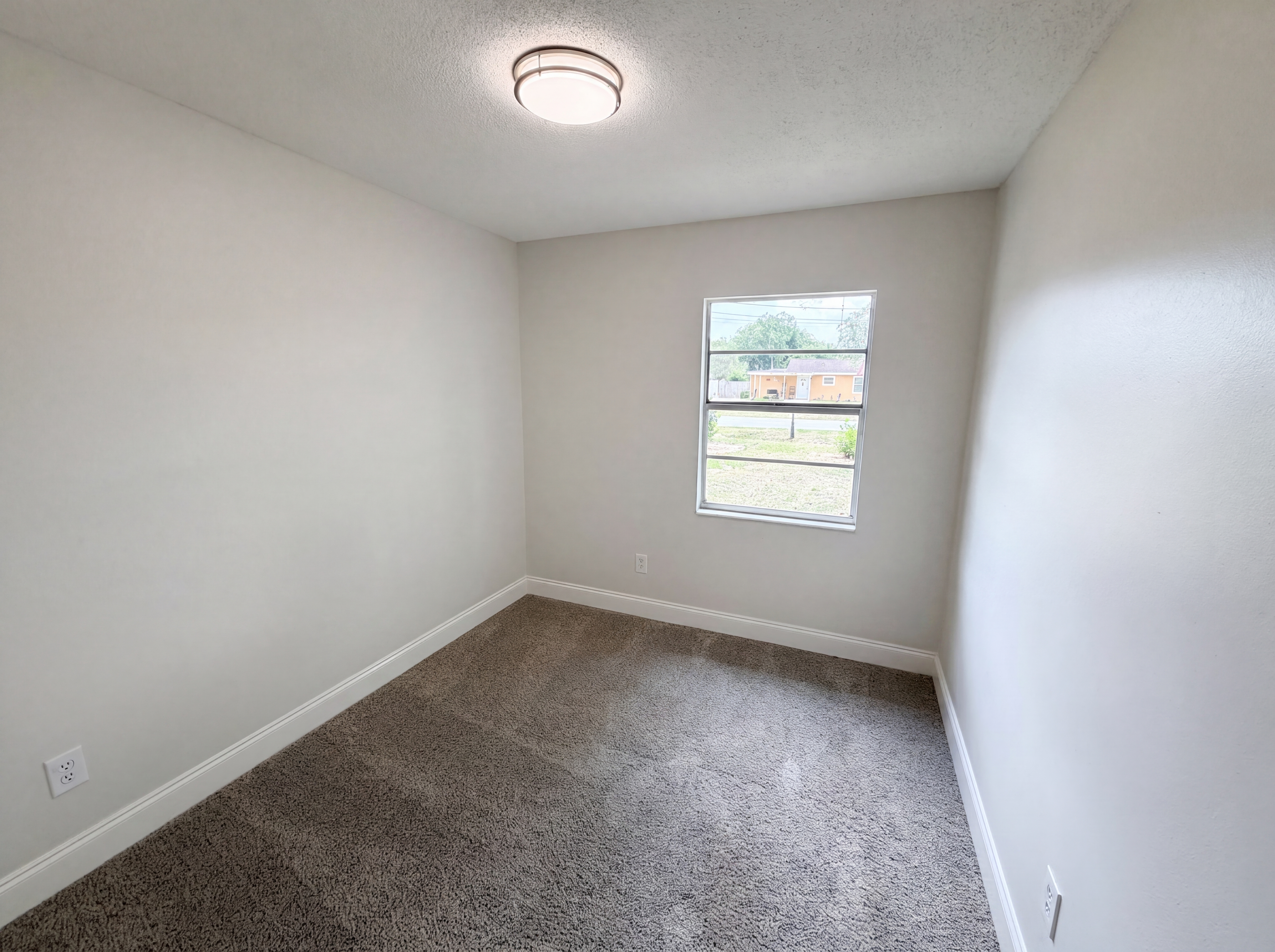 Photo 11 of 26 of 11607 English St, Orlando, FL