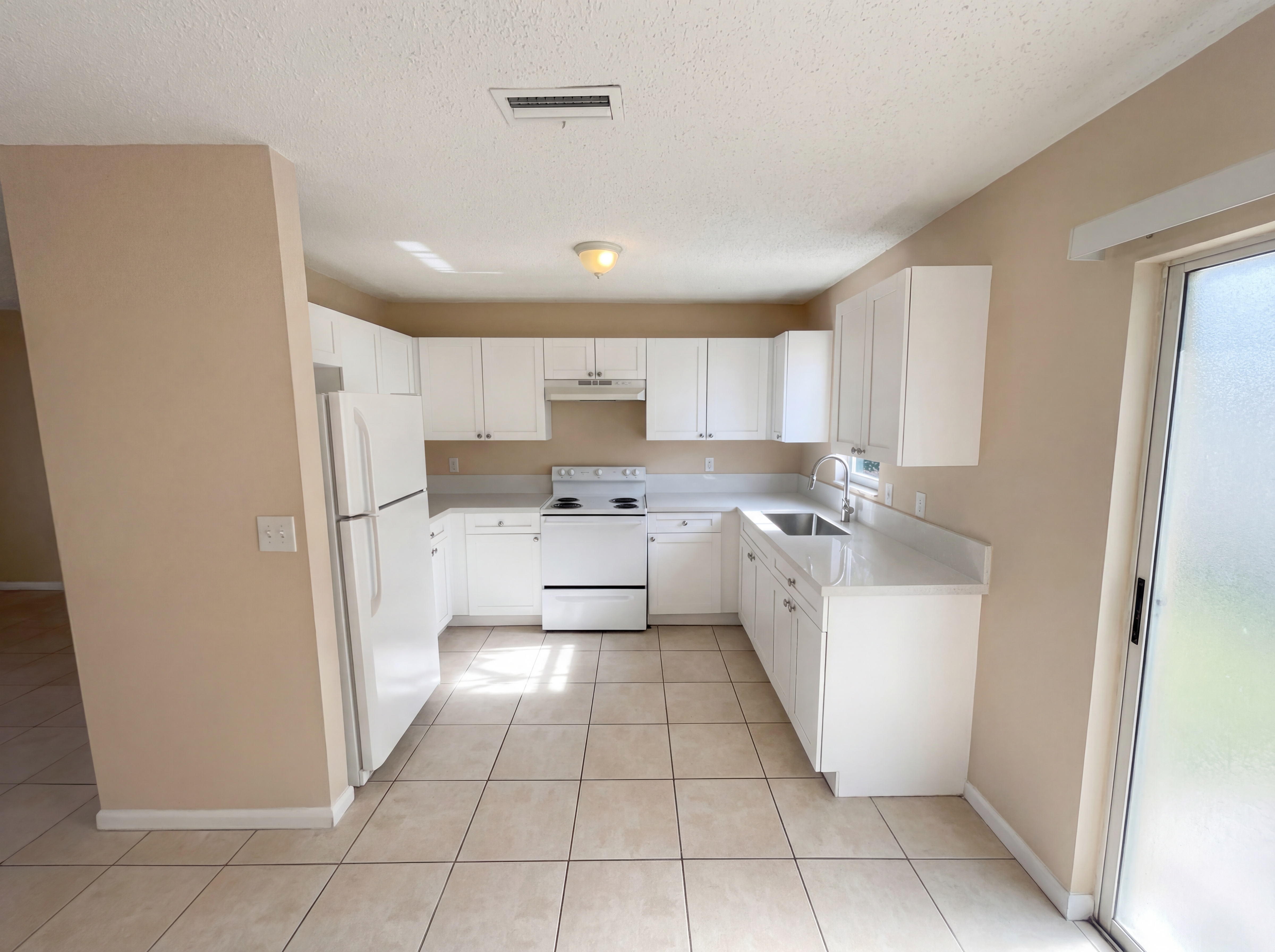 Photo 2 of 22 of 1118 SE Proctor Ln, Port Saint Lucie, FL