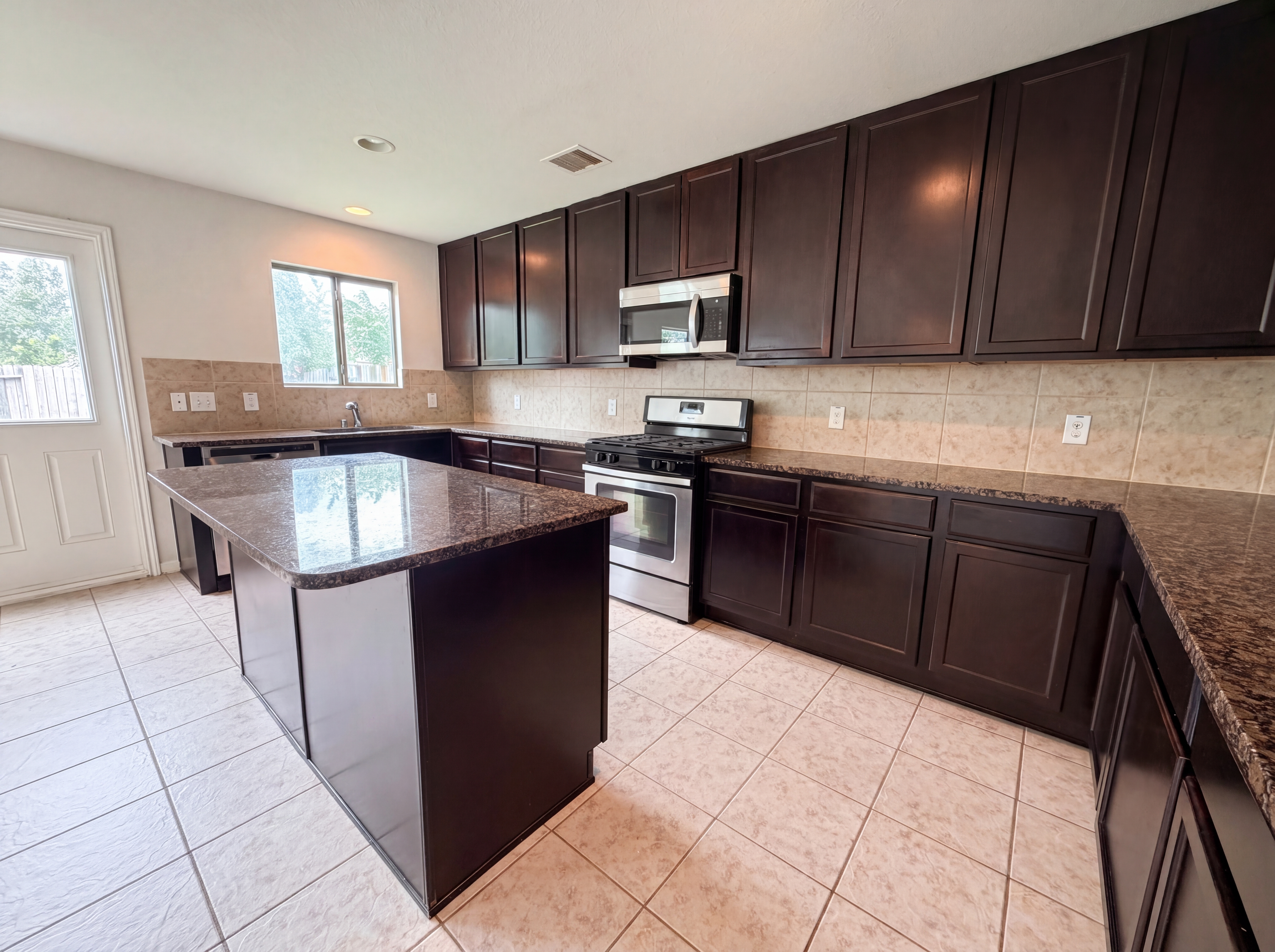 Photo 6 of 20 of 847 Canyon Hill Ln, Rosenberg, TX