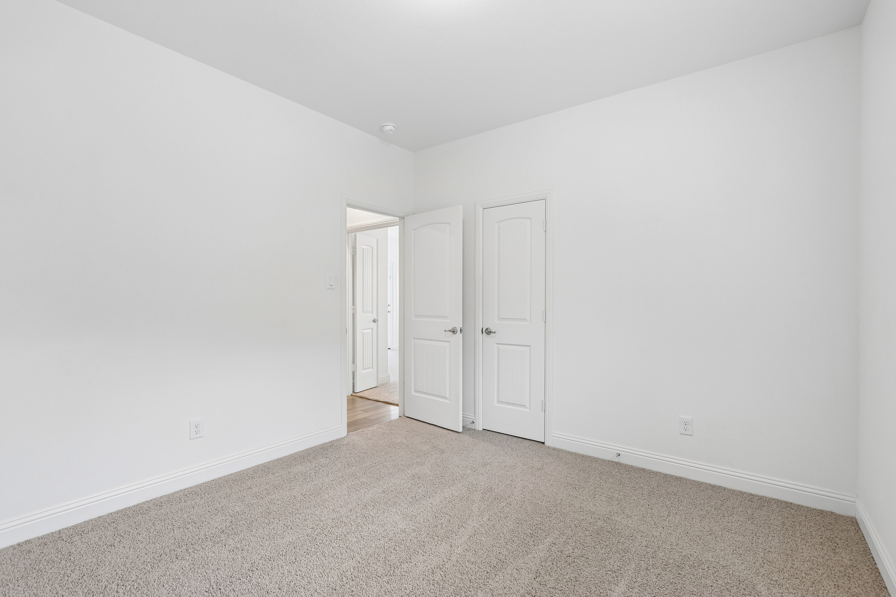 Photo 4 of 42 of 568 Val Verde St, Aubrey, TX