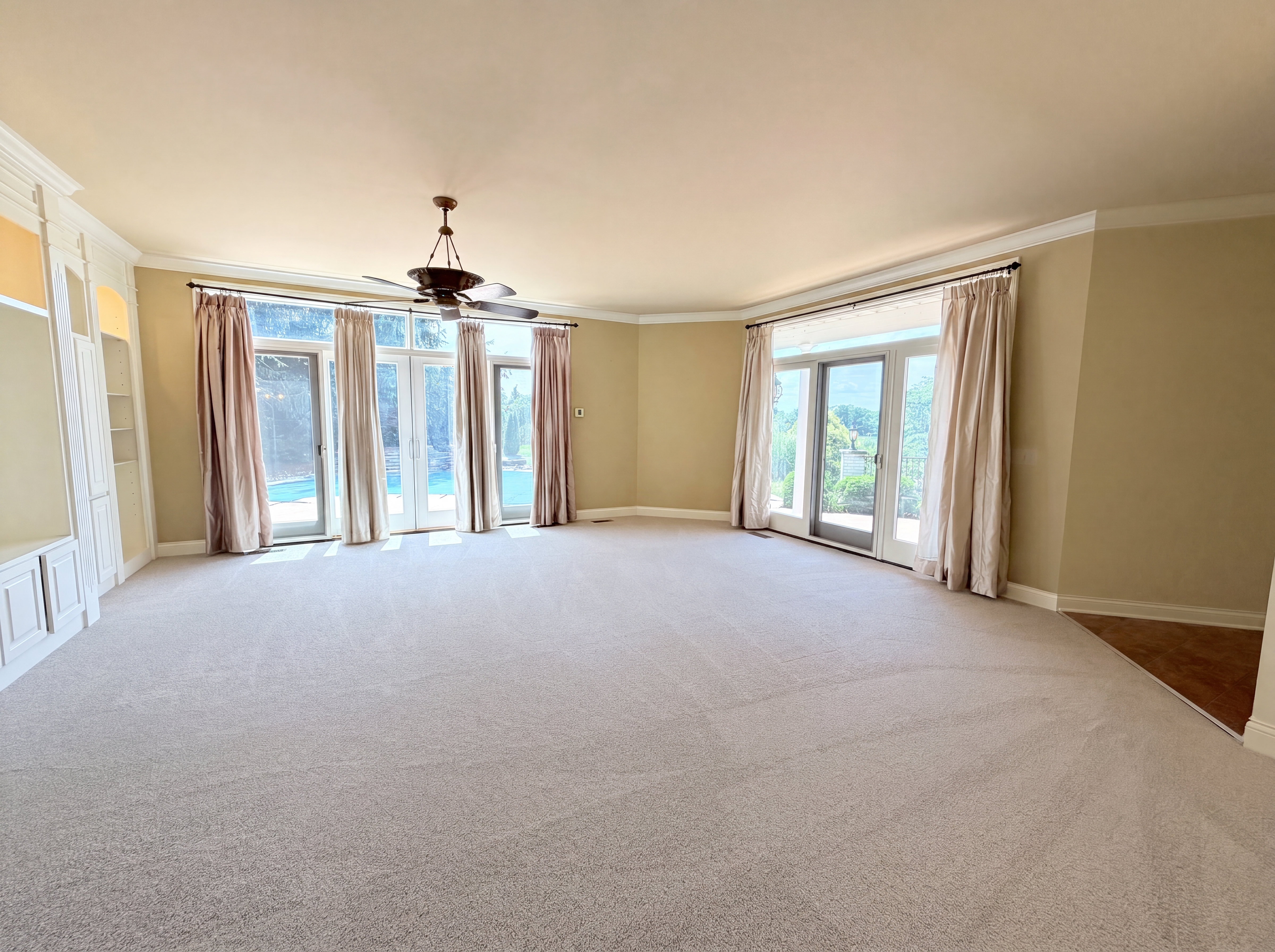 Photo 12 of 38 of 7087 Bridgetown Rd, Cincinnati, OH