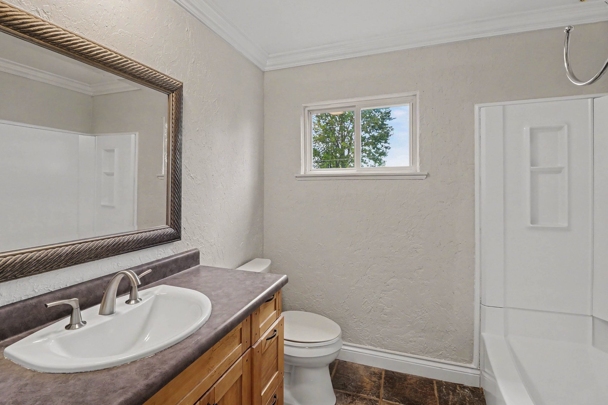 Photo 15 of 17 of 905 N Wilder Rd, Lapeer, MI