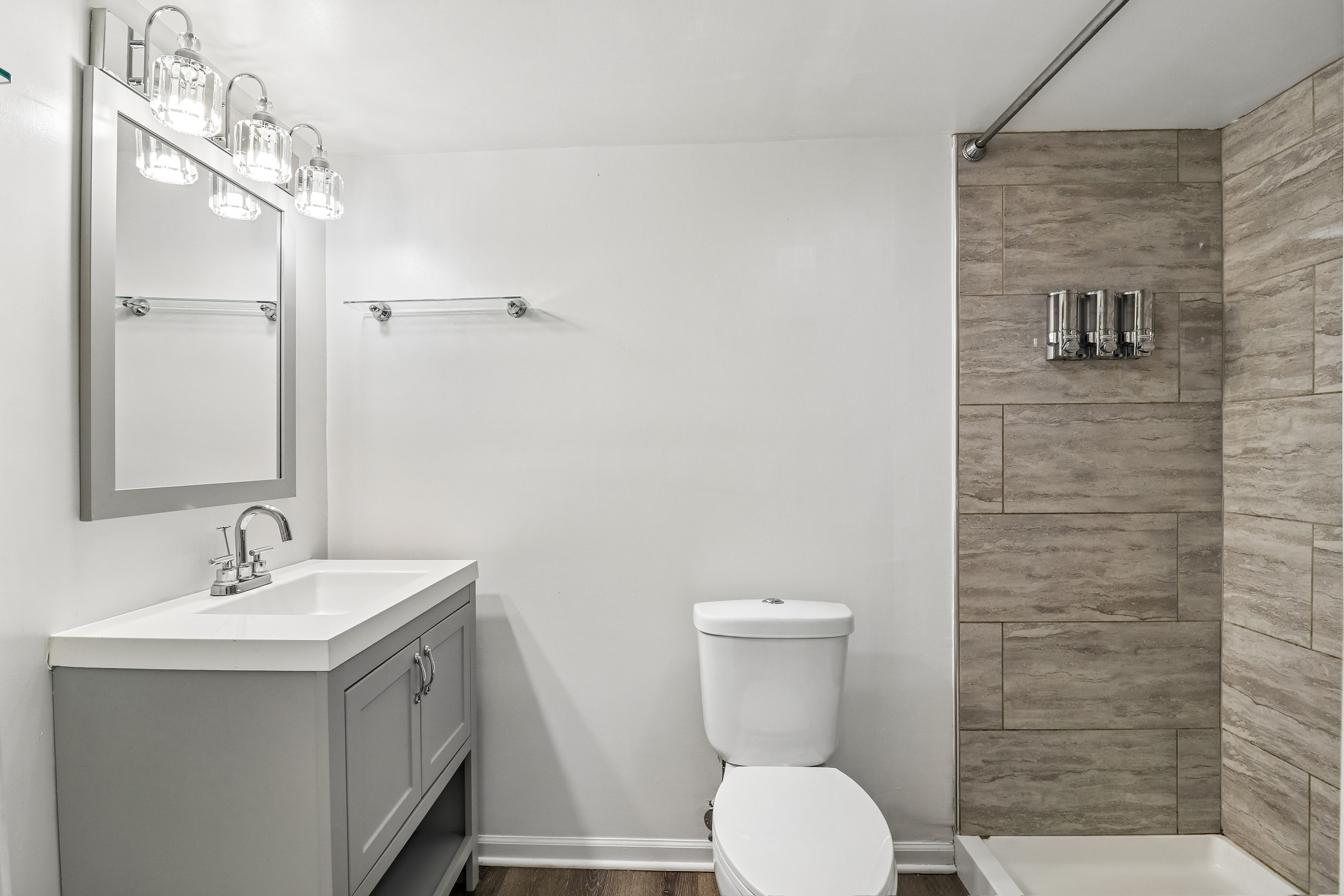 Photo 24 of 41 of 1107 W 101st St, Chicago, IL