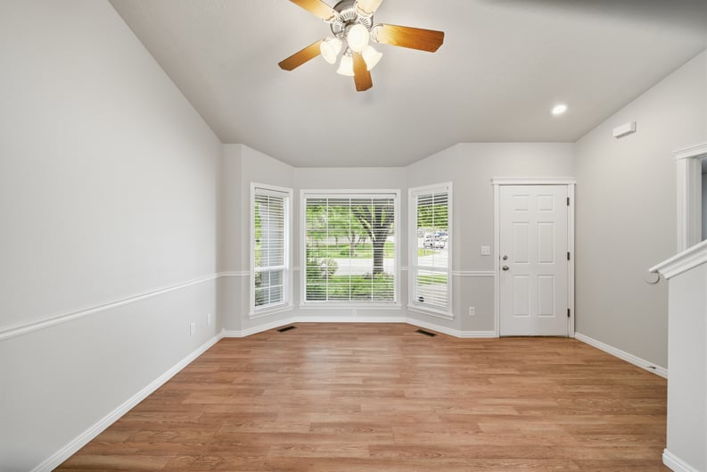 Property photo 3 of 11853 W Rockhampton St