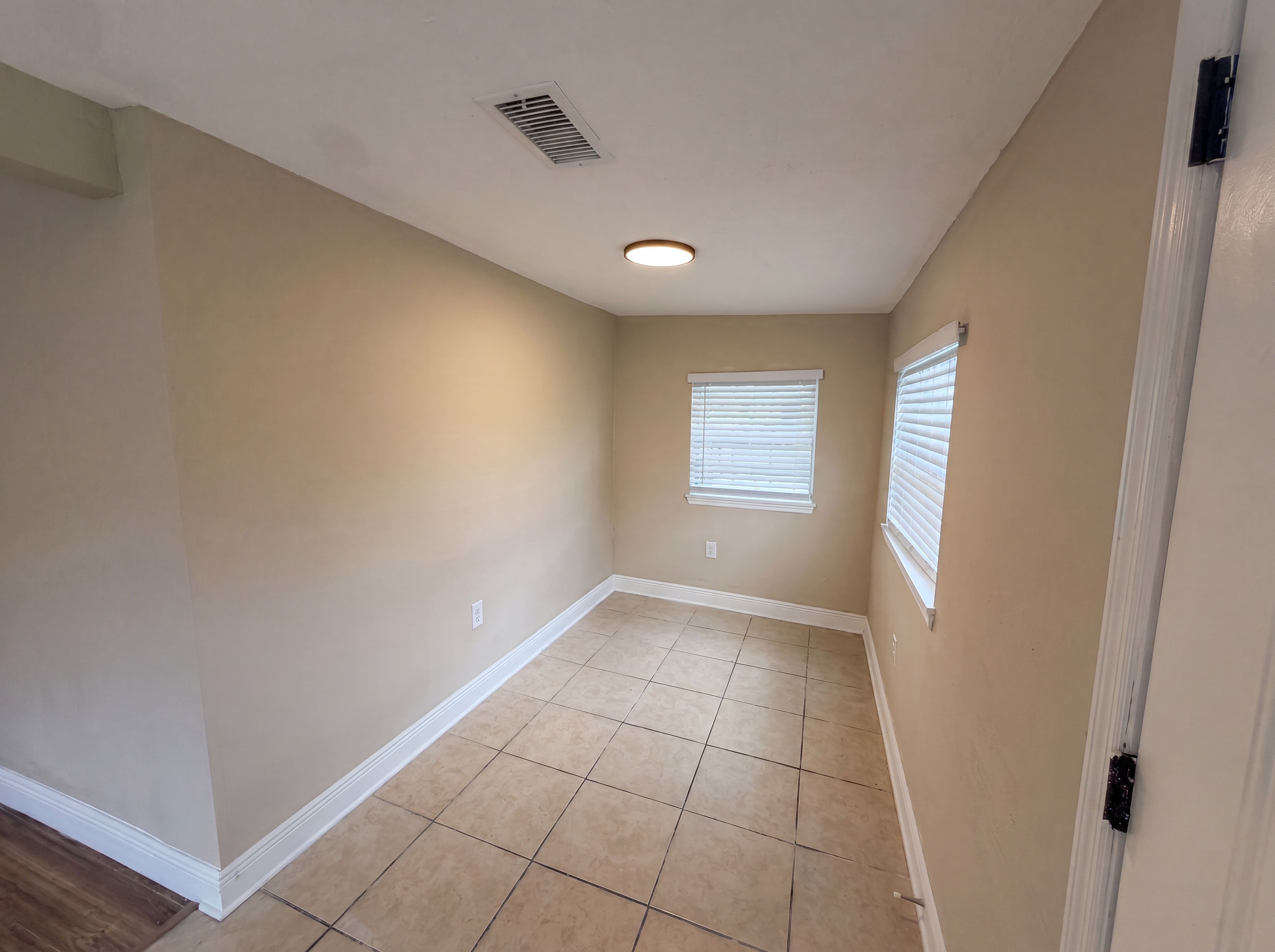 Photo 7 of 23 of 1506 W 16th St, Sanford, FL