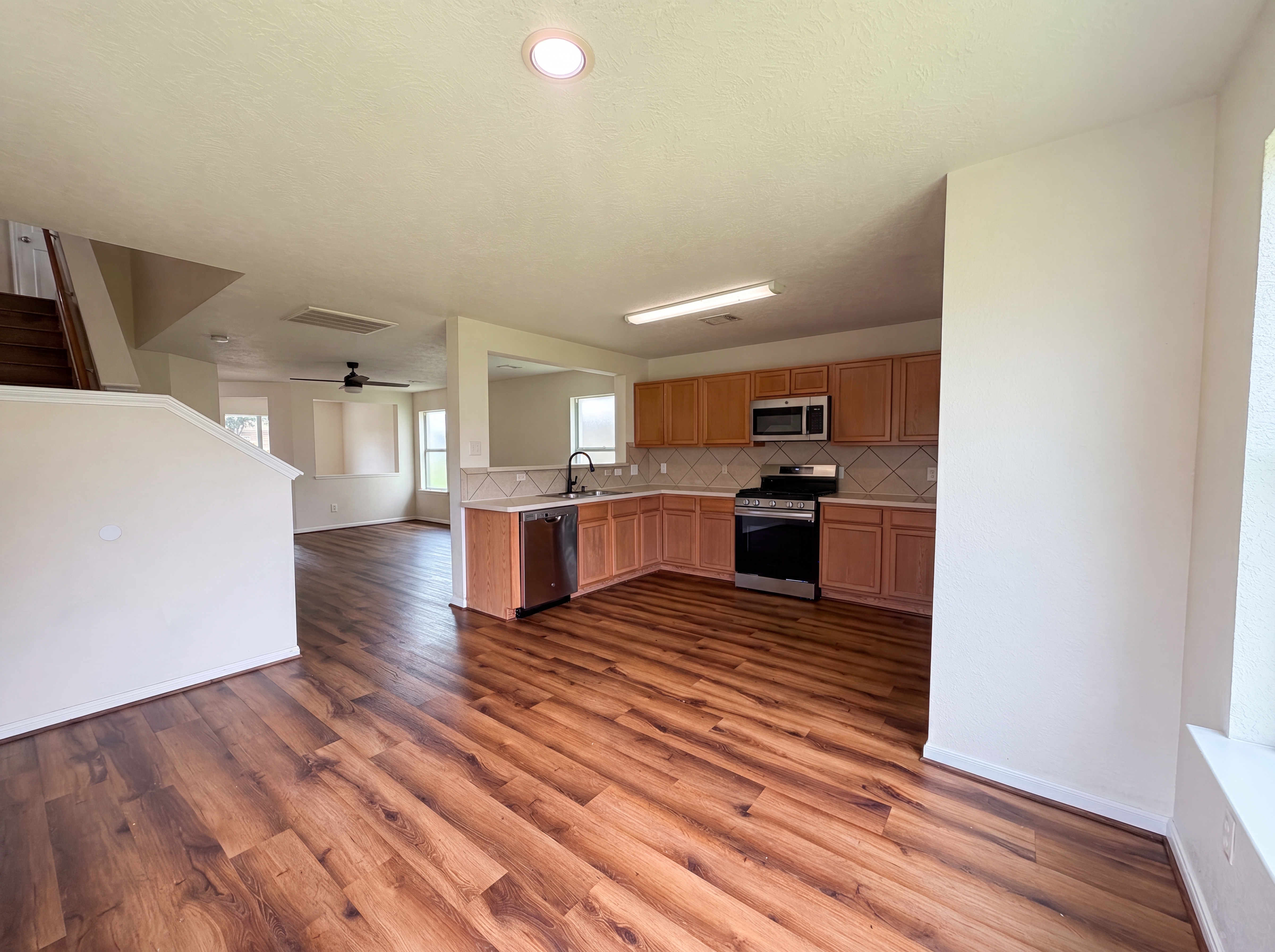 Photo 15 of 19 of 2627 Skyview Trace Ct, Houston, TX