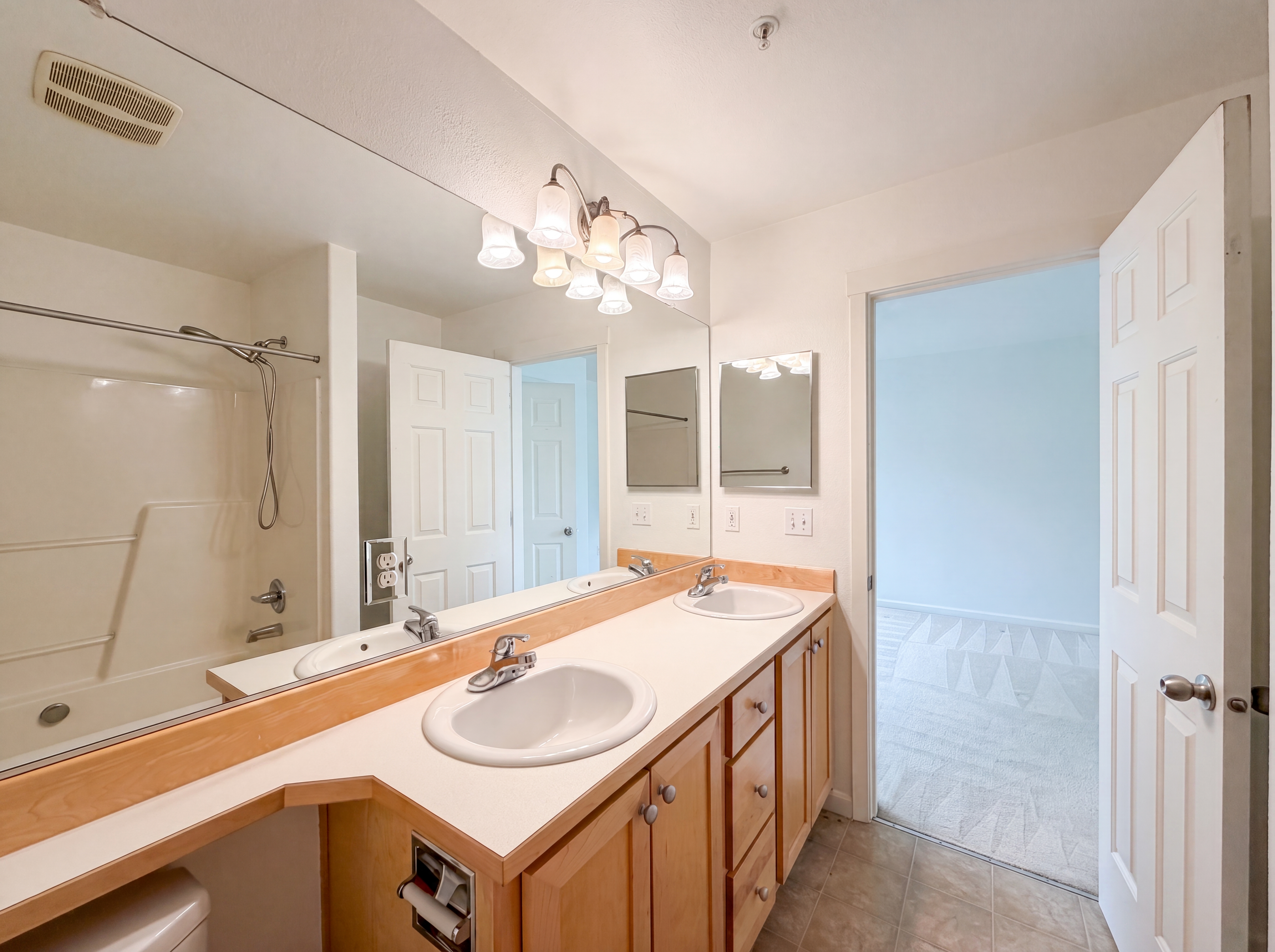 Photo 16 of 26 of 15485 SW Sparrow Loop, Beaverton, OR