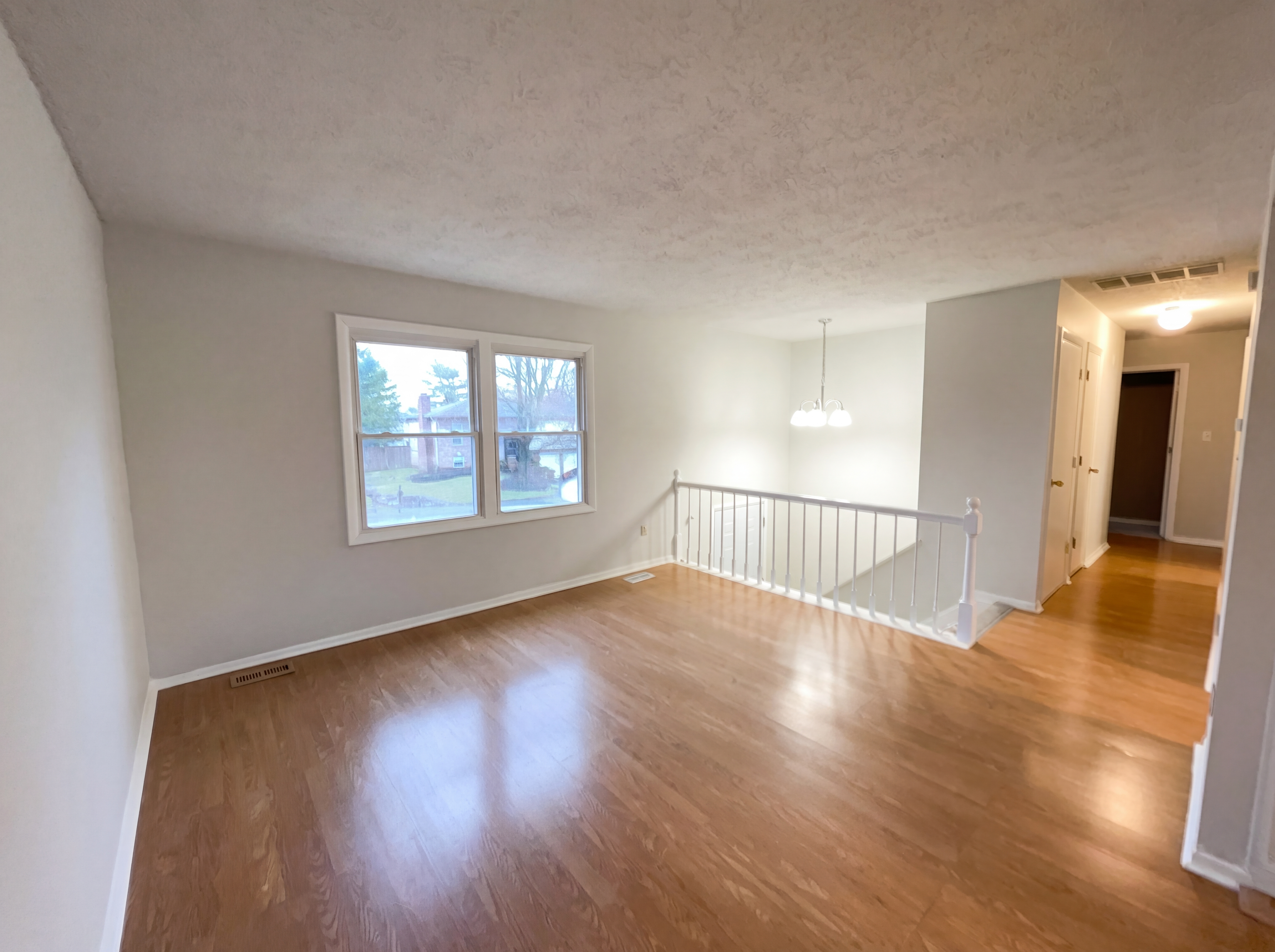 Photo 3 of 19 of 6910 Troon Way, Indianapolis, IN