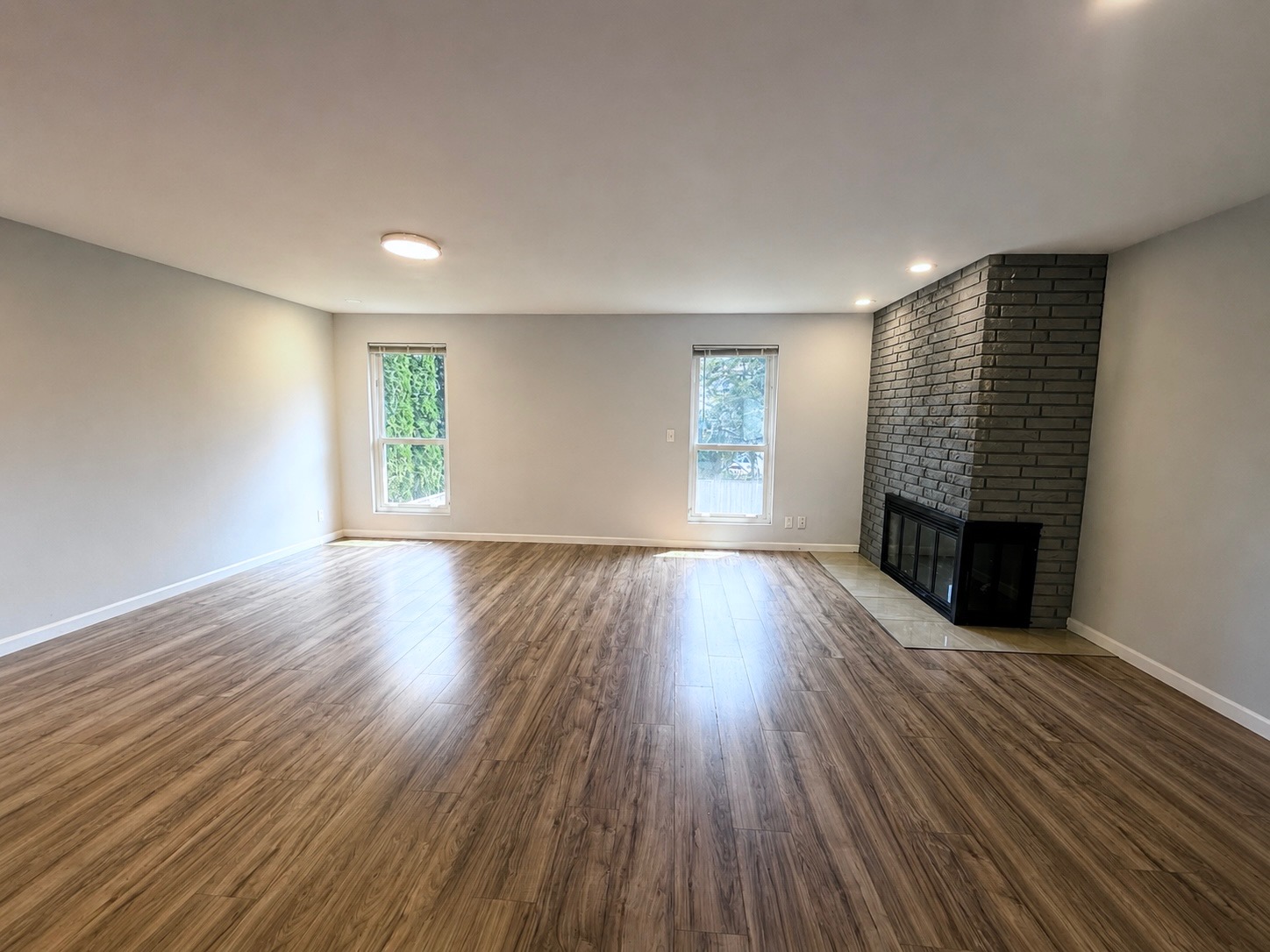 Photo 4 of 21 of 422 116th Pl SW, Everett, WA