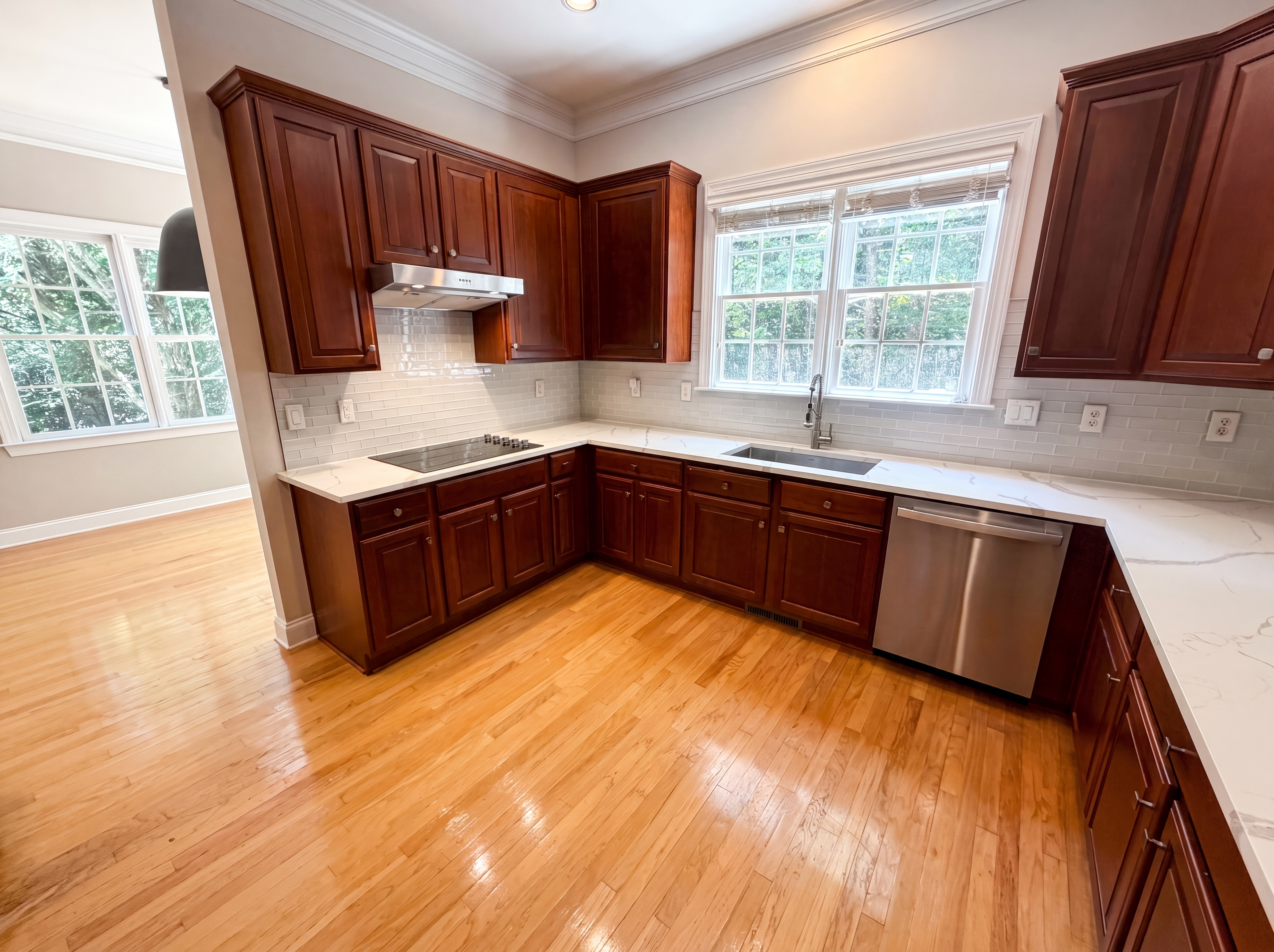 Photo 14 of 38 of 1231 Dunwoody Village Dr, Atlanta, GA