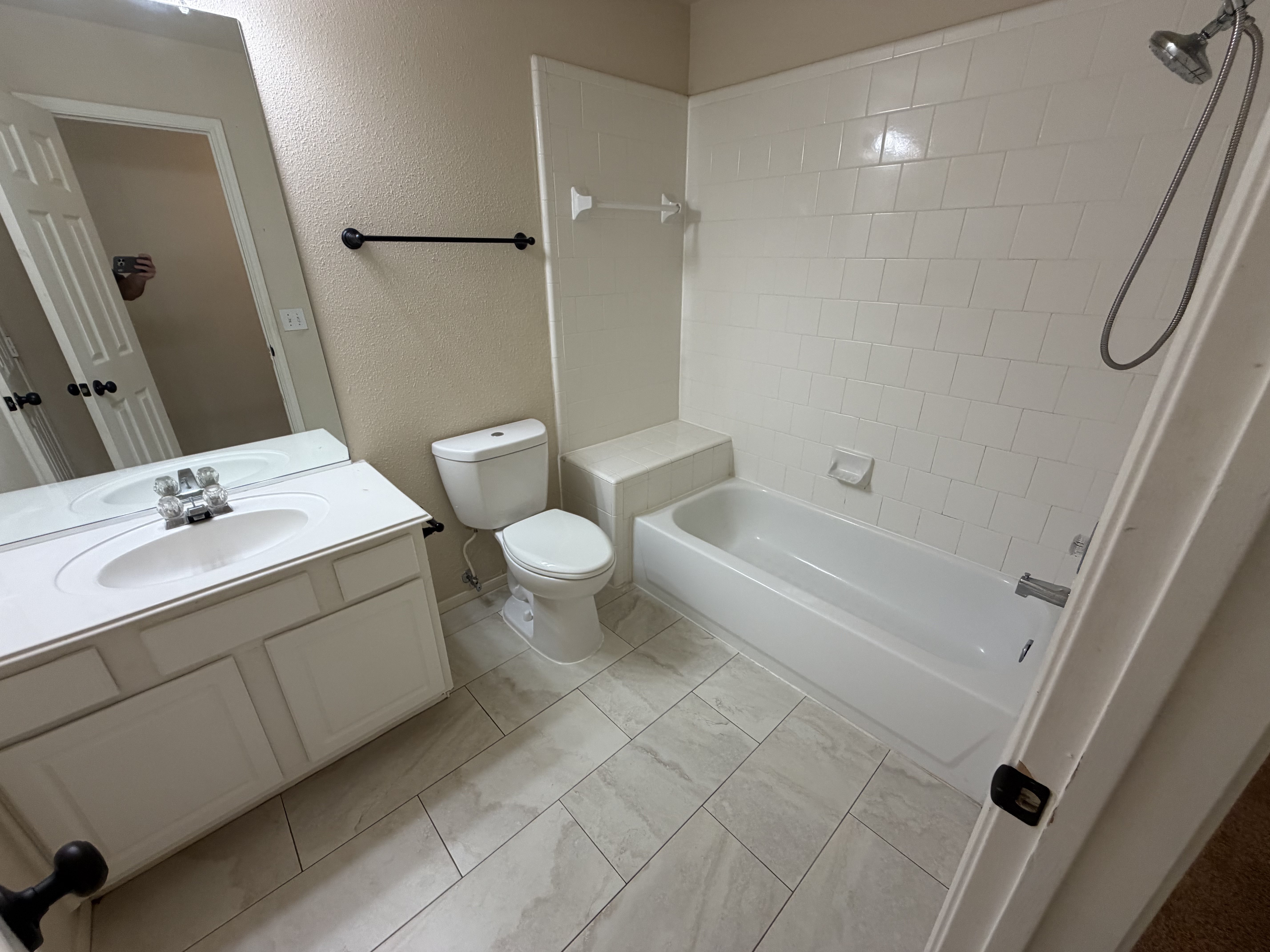 Photo 19 of 25 of 19401 Atasca Oaks Dr, Humble, TX