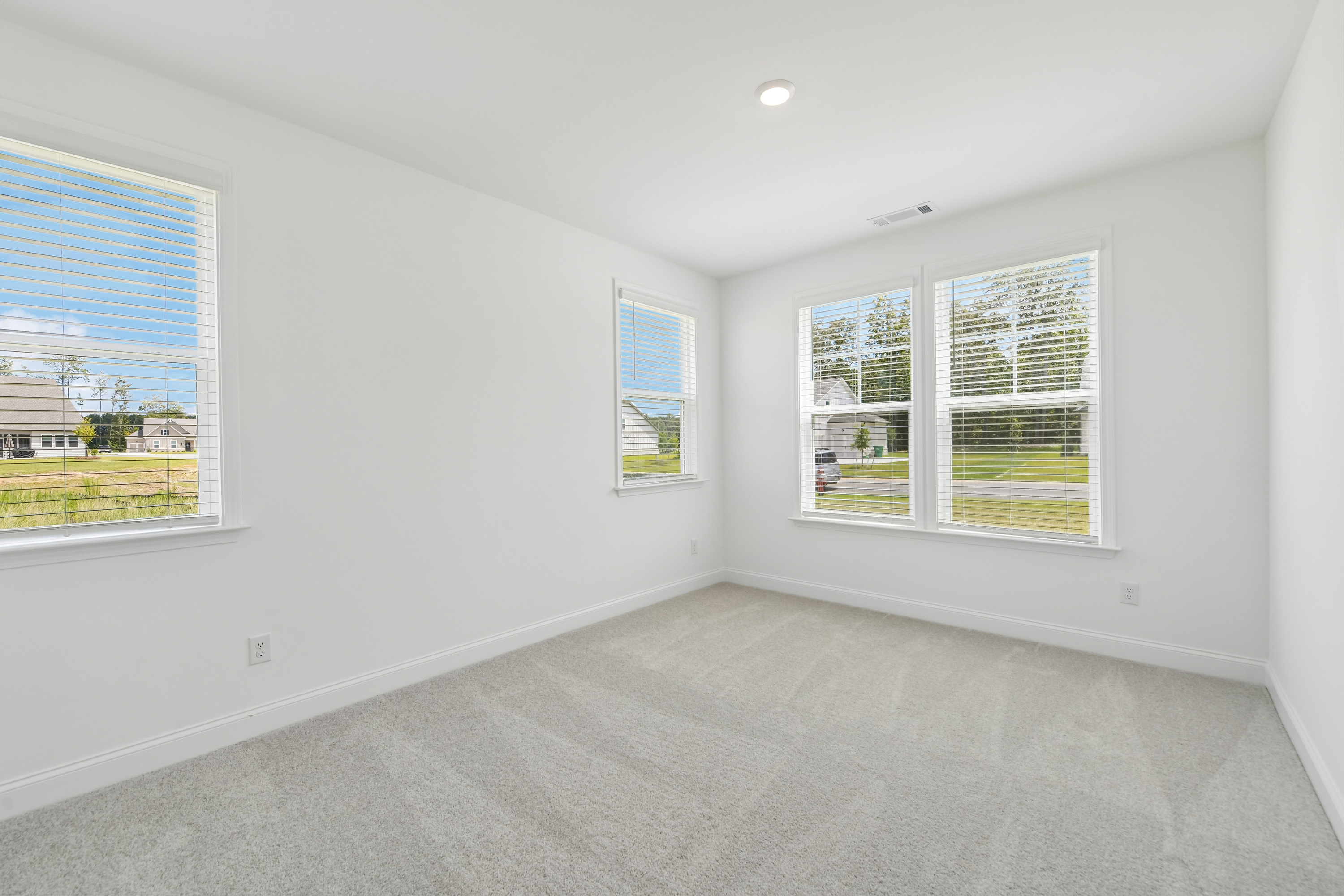 Photo 14 of 36 of 205 Flat Shoal Dr, Bonaire, GA