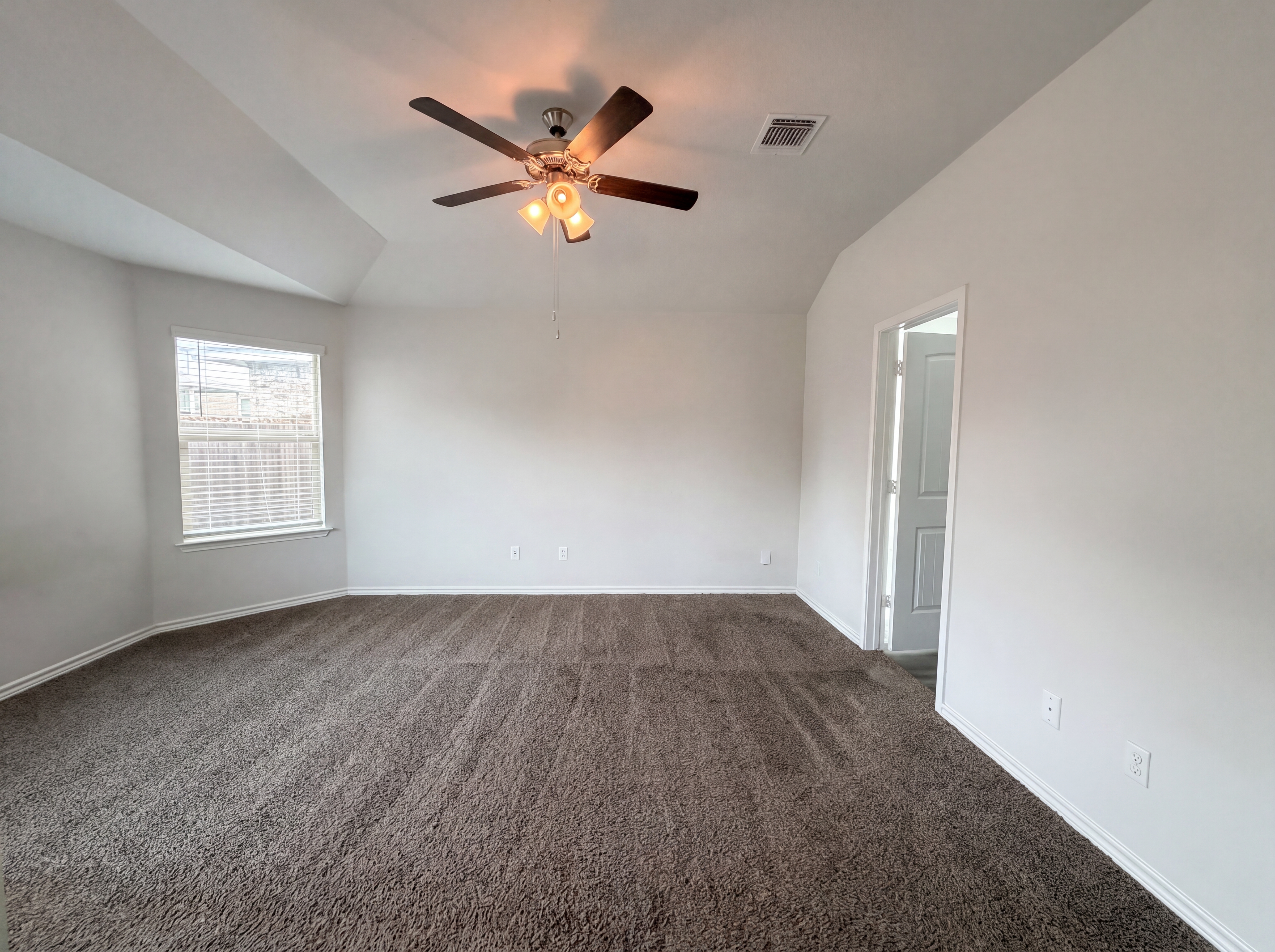 Photo 14 of 19 of 5678 Baffin Ln, Belton, TX