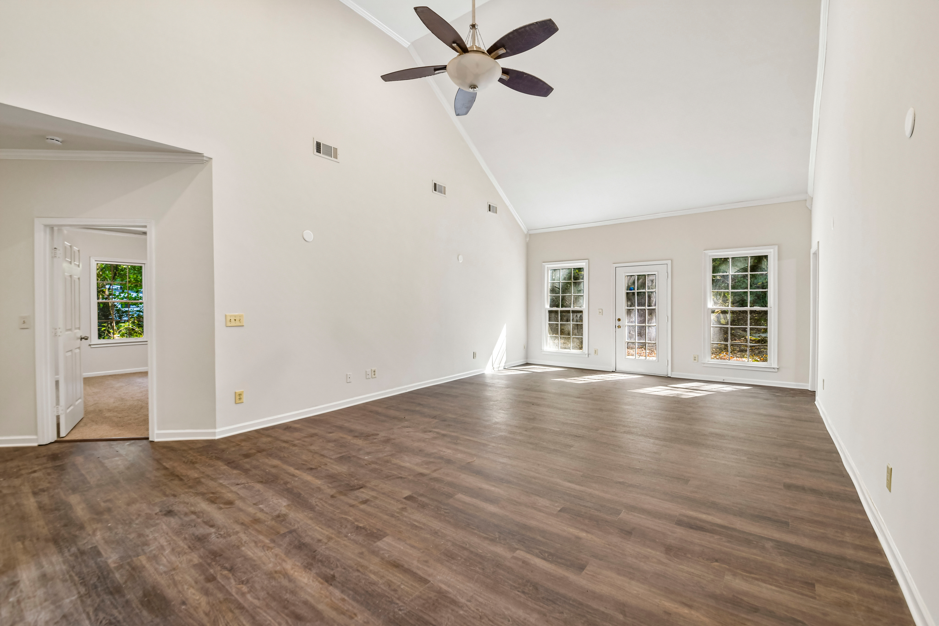 Photo 3 of 20 of 5818 Cobb Mdw, Norcross, GA