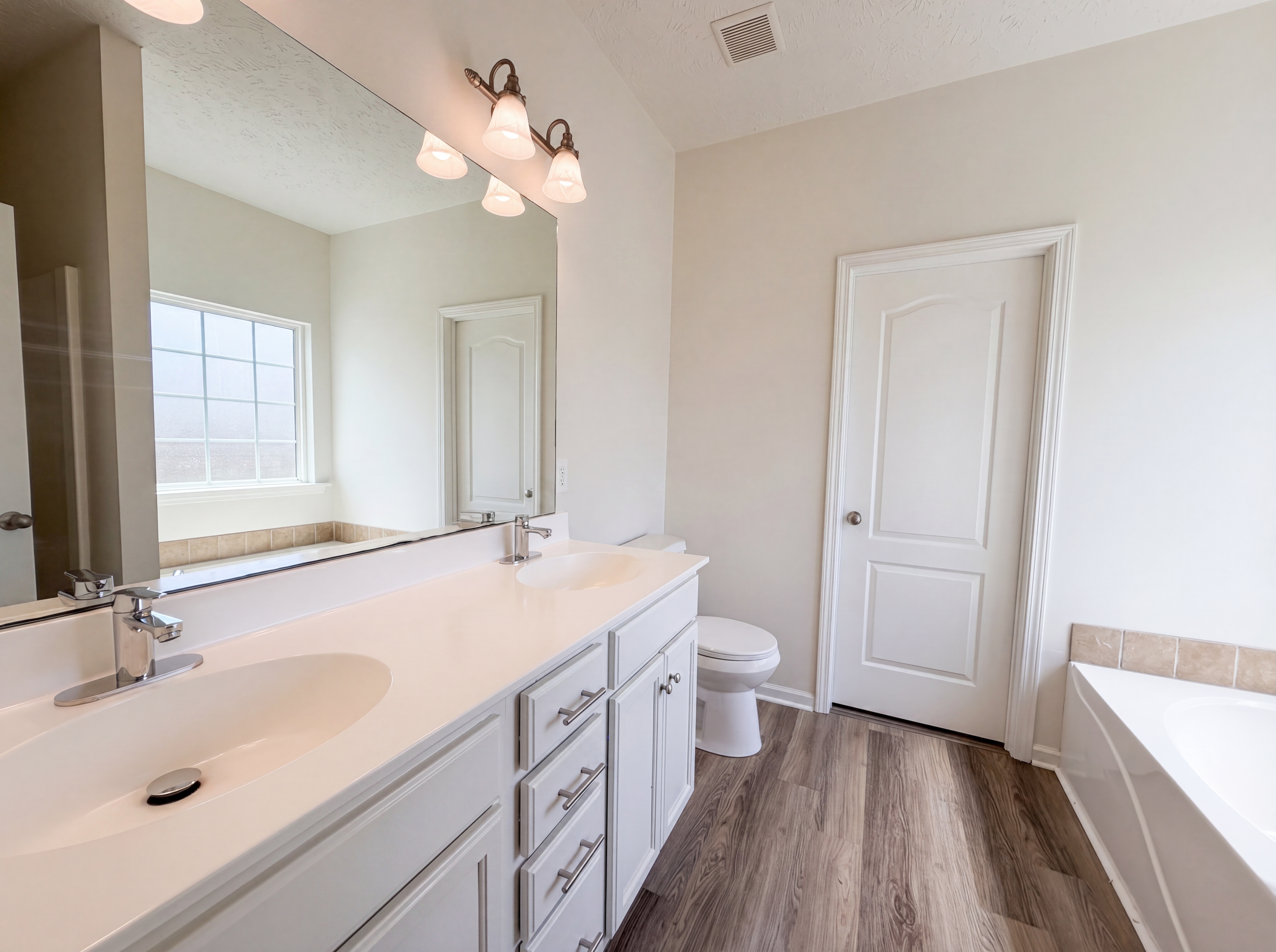 Photo 6 of 24 of 425 Long Creek Dr, Christiana, TN