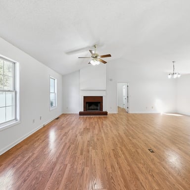 Property photo 2 of 4942 Alpine Ct