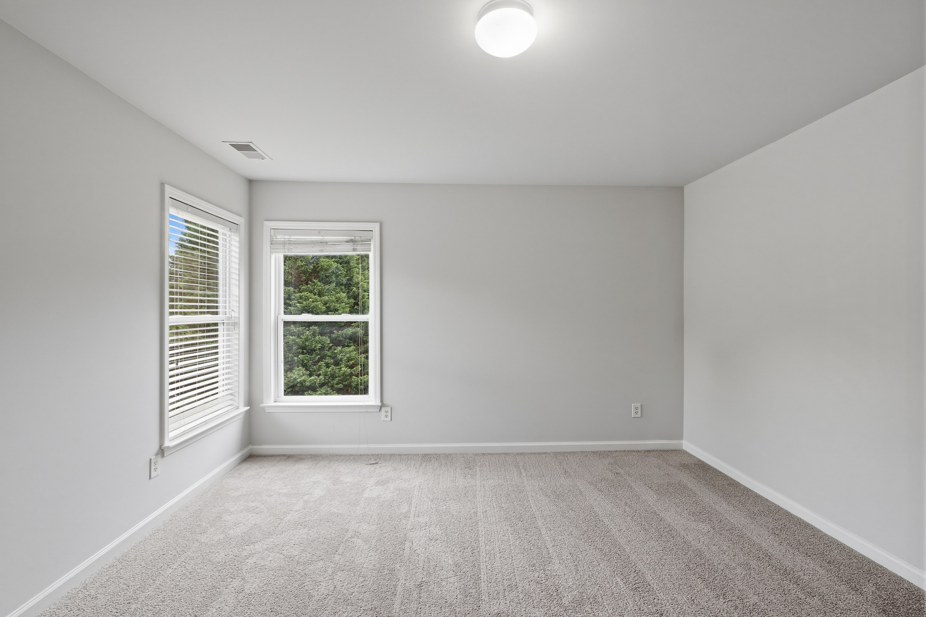 Photo 24 of 64 of 7295 Madison Cir, Union City, GA