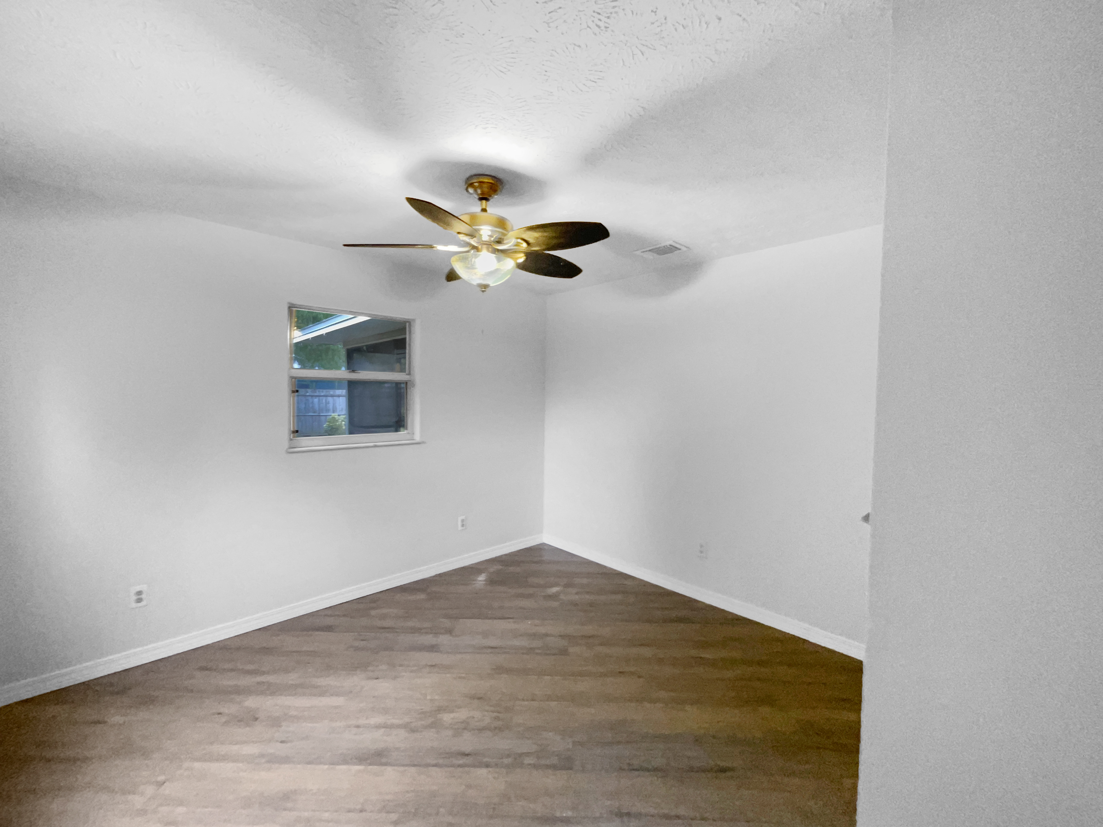 Photo 16 of 28 of 5409 Hickory Dr, Fort Pierce, FL