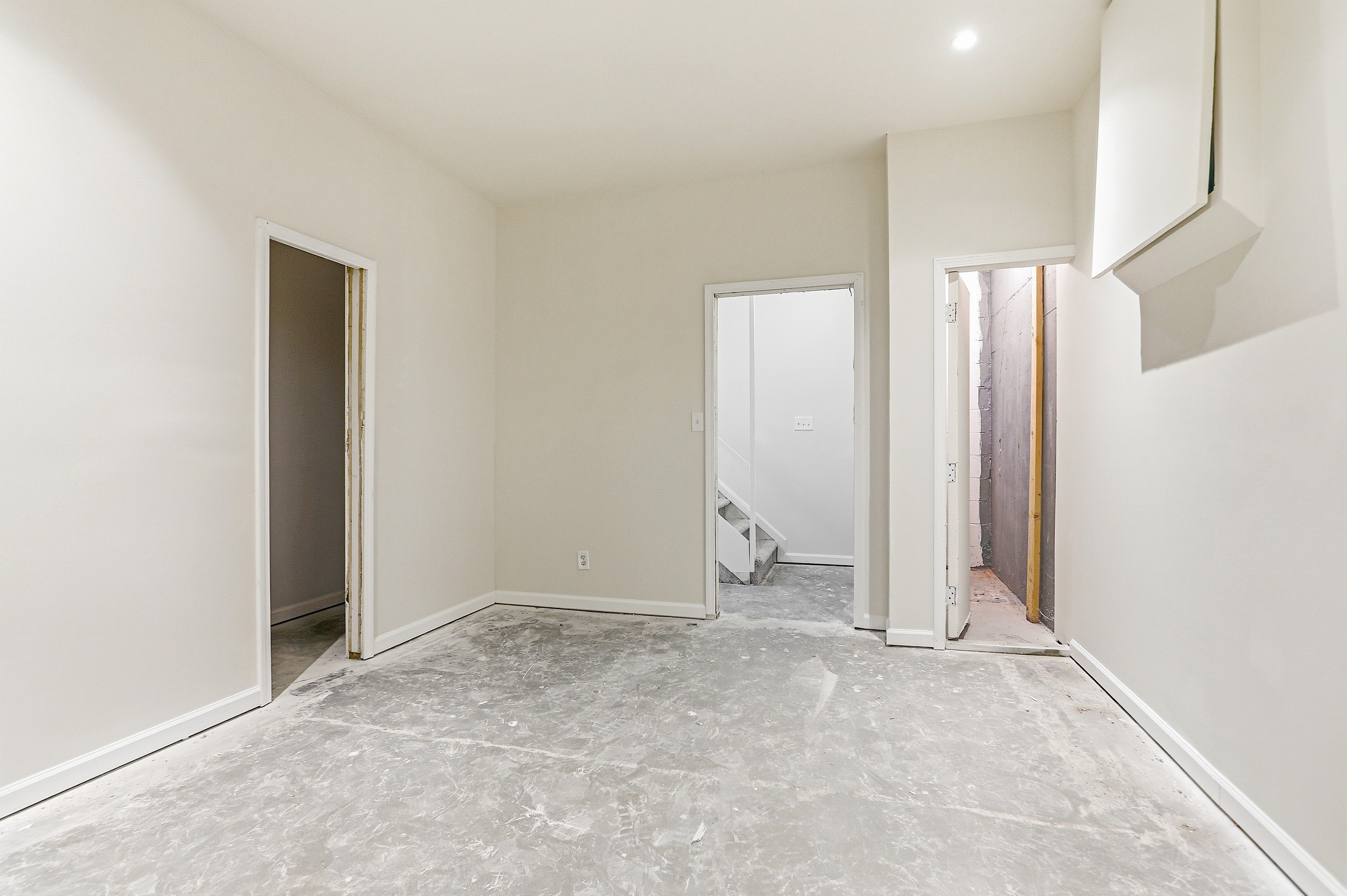 Photo 17 of 24 of 6305 Windsor Trace Dr, Peachtree Corners, GA