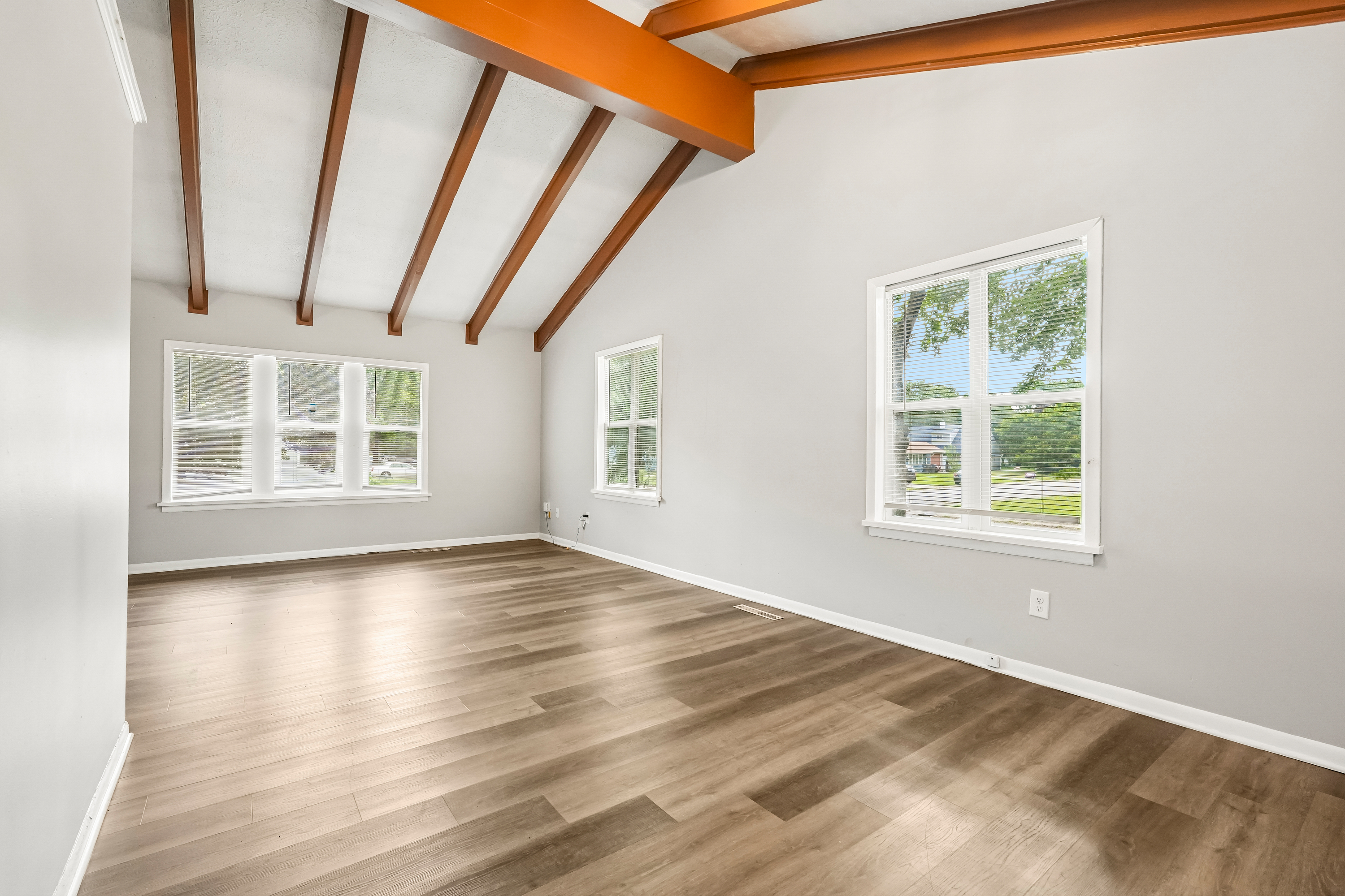 Photo 3 of 49 of 6147 E 40th St, Indianapolis, IN