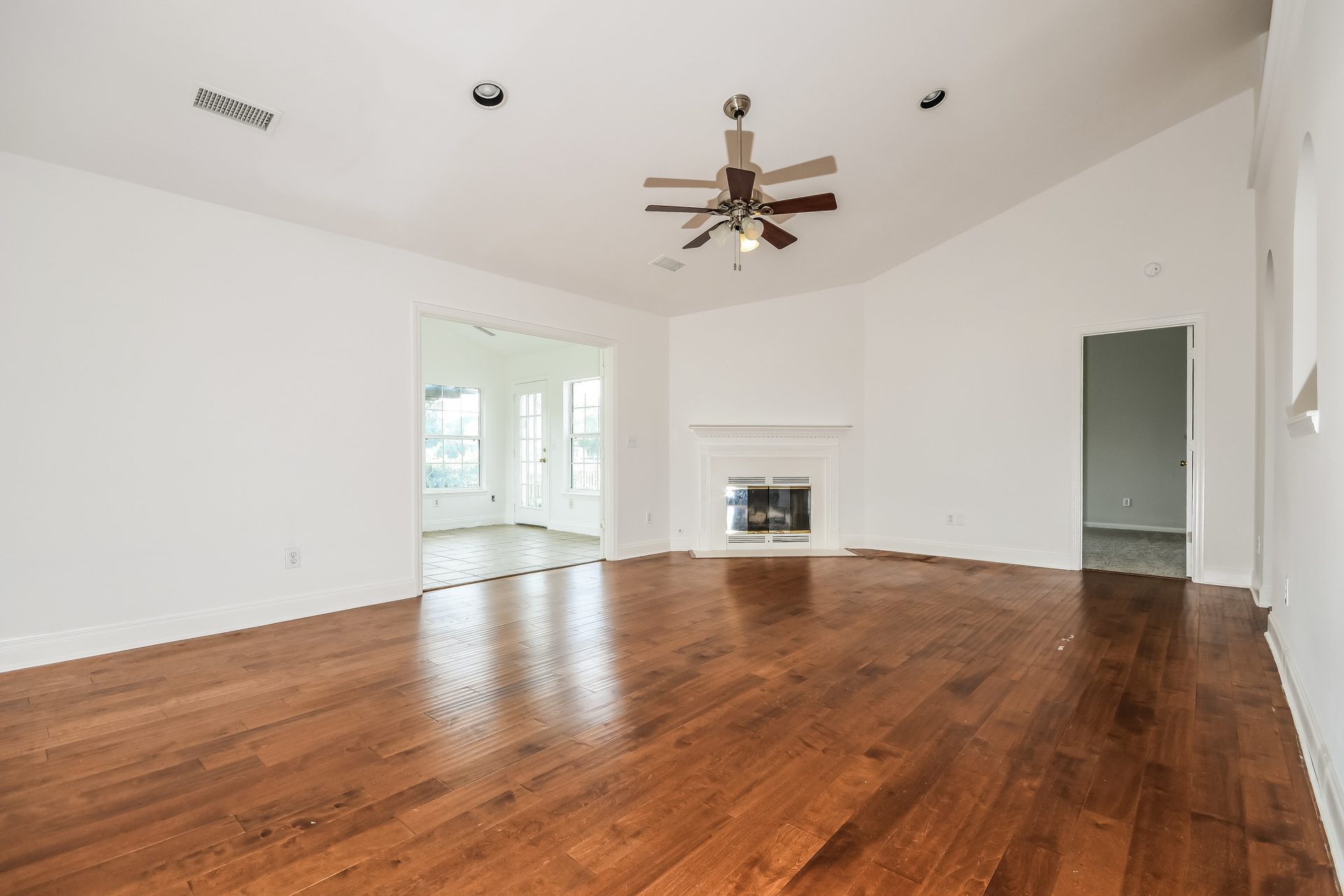 Photo 3 of 20 of 7176 Windmill Creek Rd, Charleston, SC