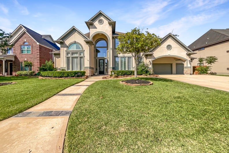 Property photo 1 of 13830 Campwood Ln