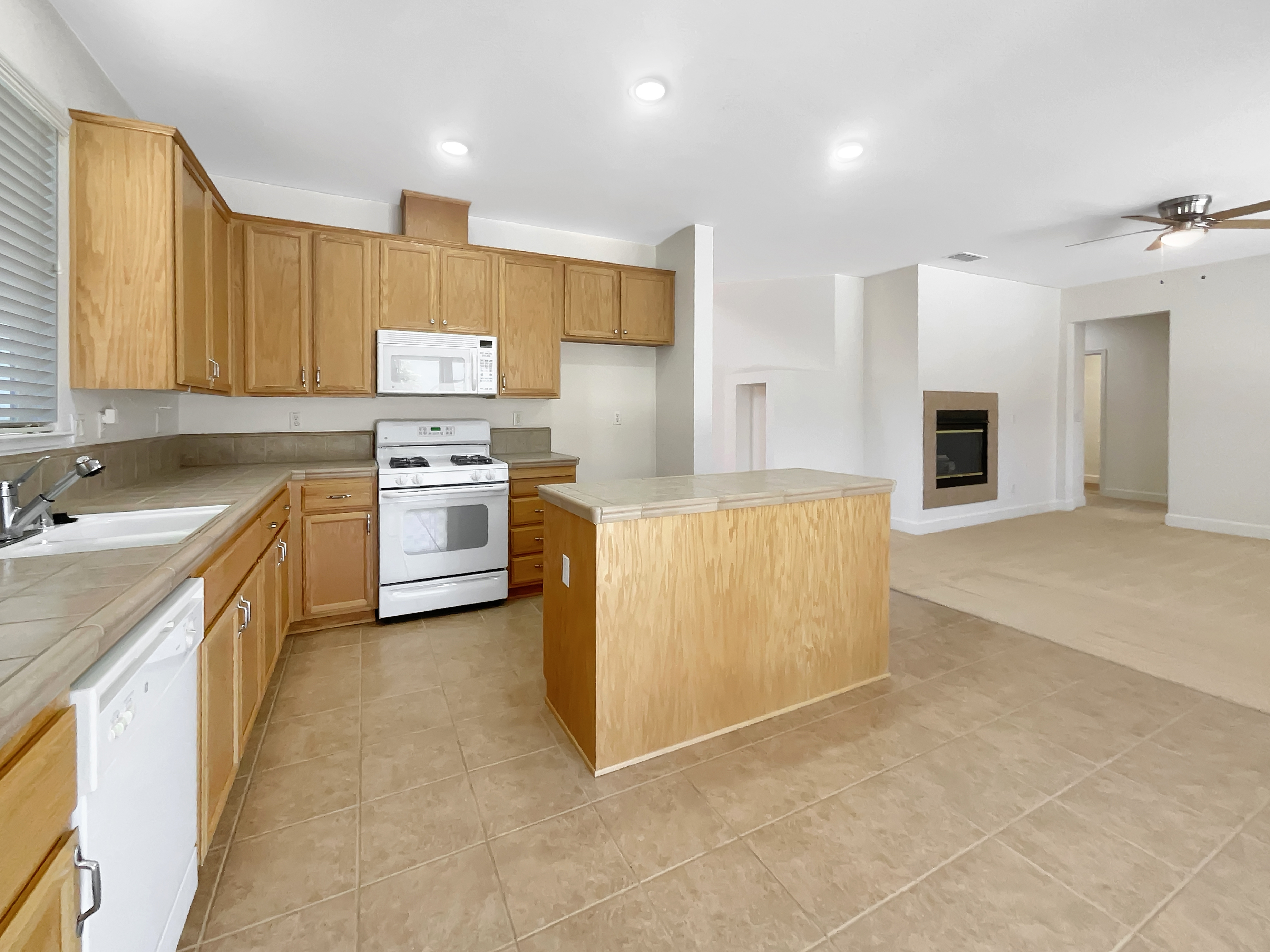 Photo 16 of 47 of 1709 Monte Vista Ct, West Sacramento, CA