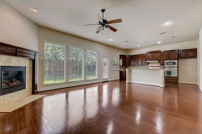 Photo 6 of 42 - 8305 Foothill Dr, Plano, TX 75024