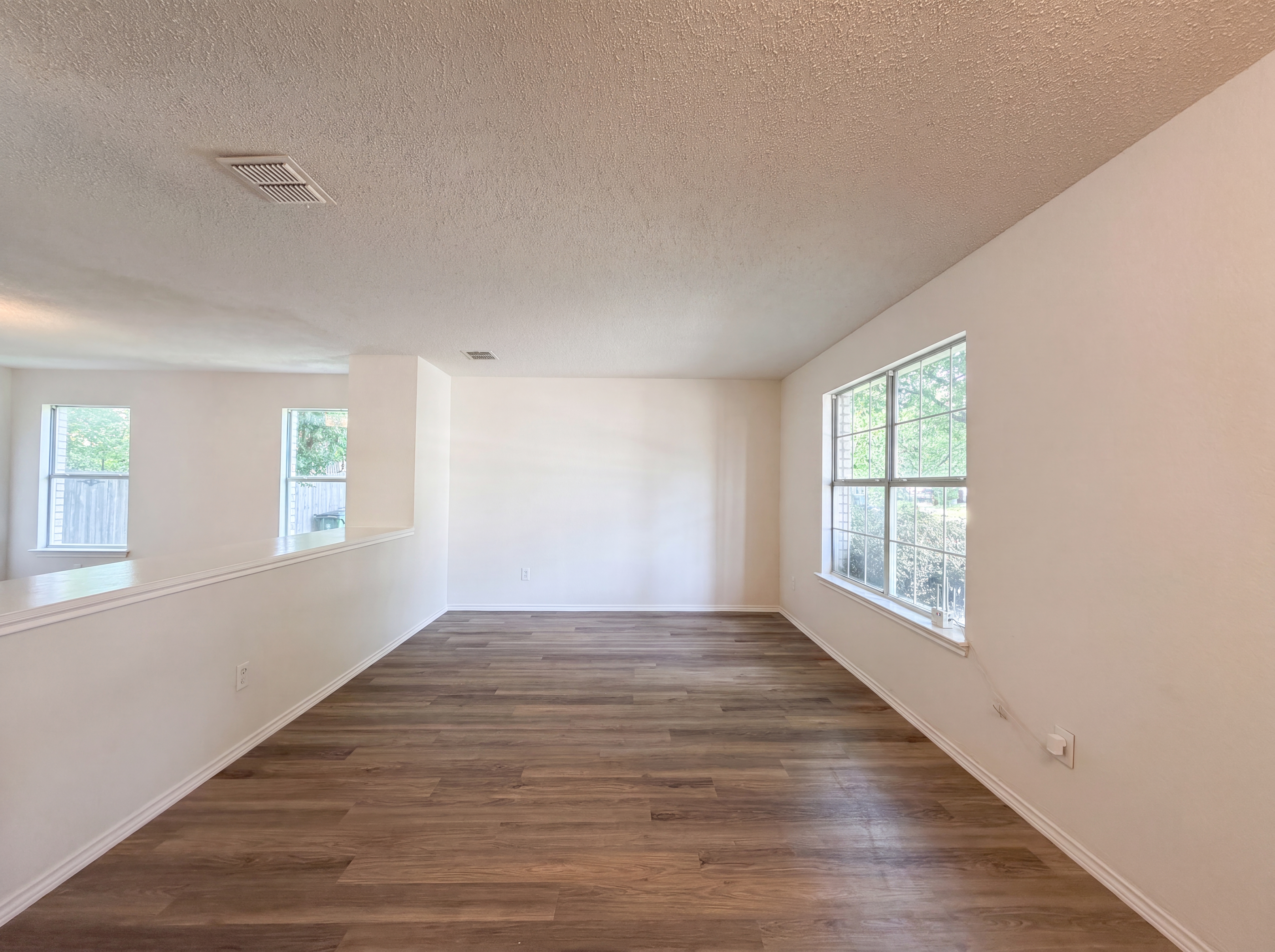 Photo 9 of 27 of 2320 Bantry Ln, Arlington, TX