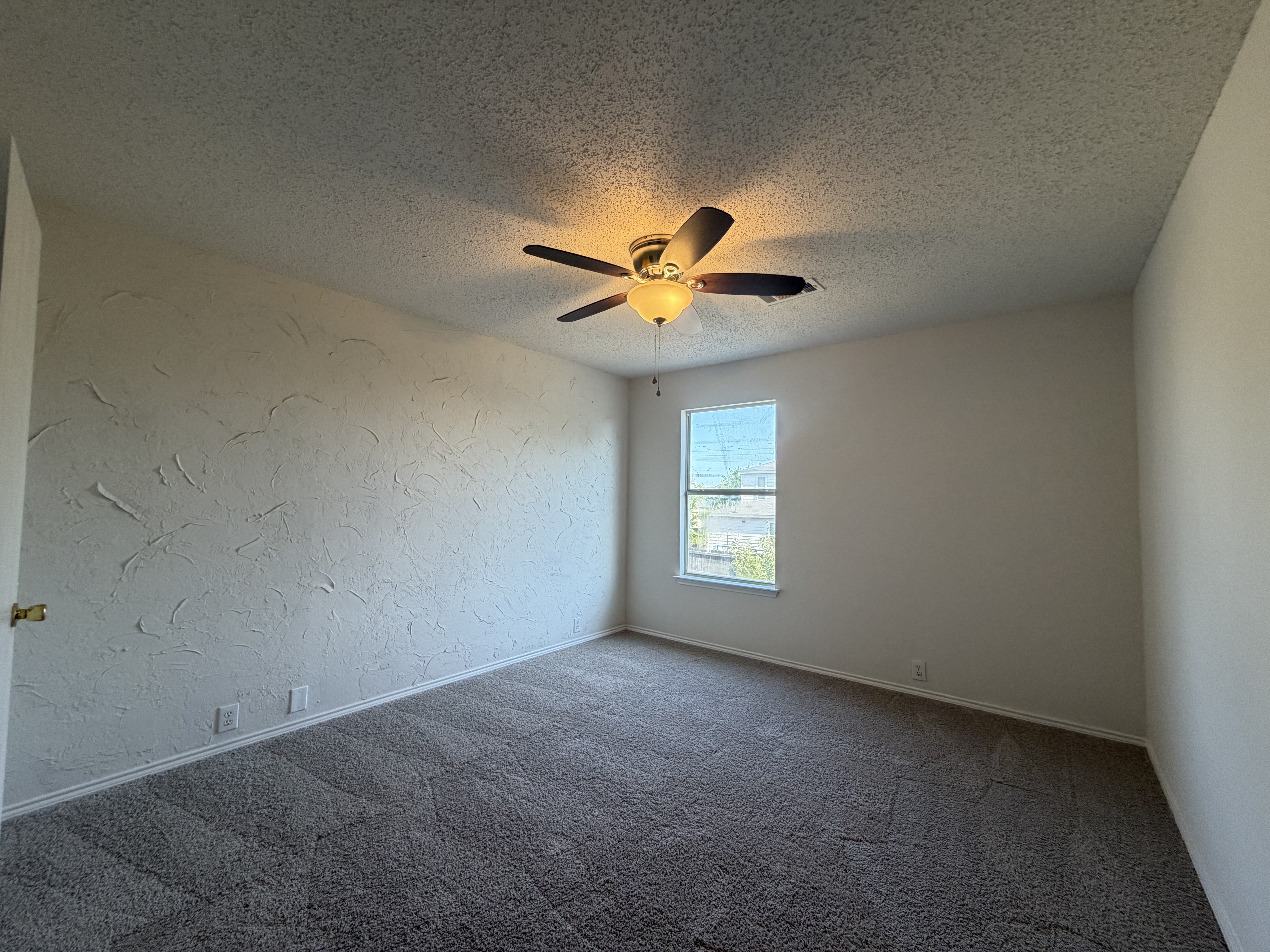 Photo 13 of 30 of 4325 Falcon Dr, Sherman, TX