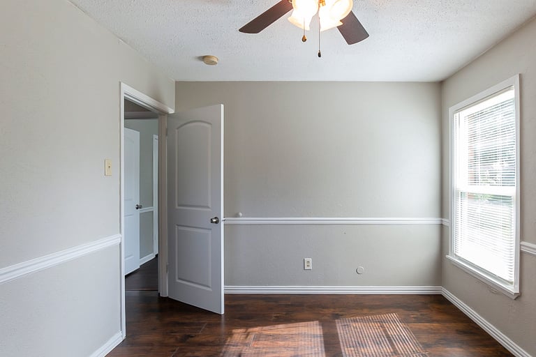 Photo 17 of 23 - 1618 Ridgeview St, Mesquite, TX 75149