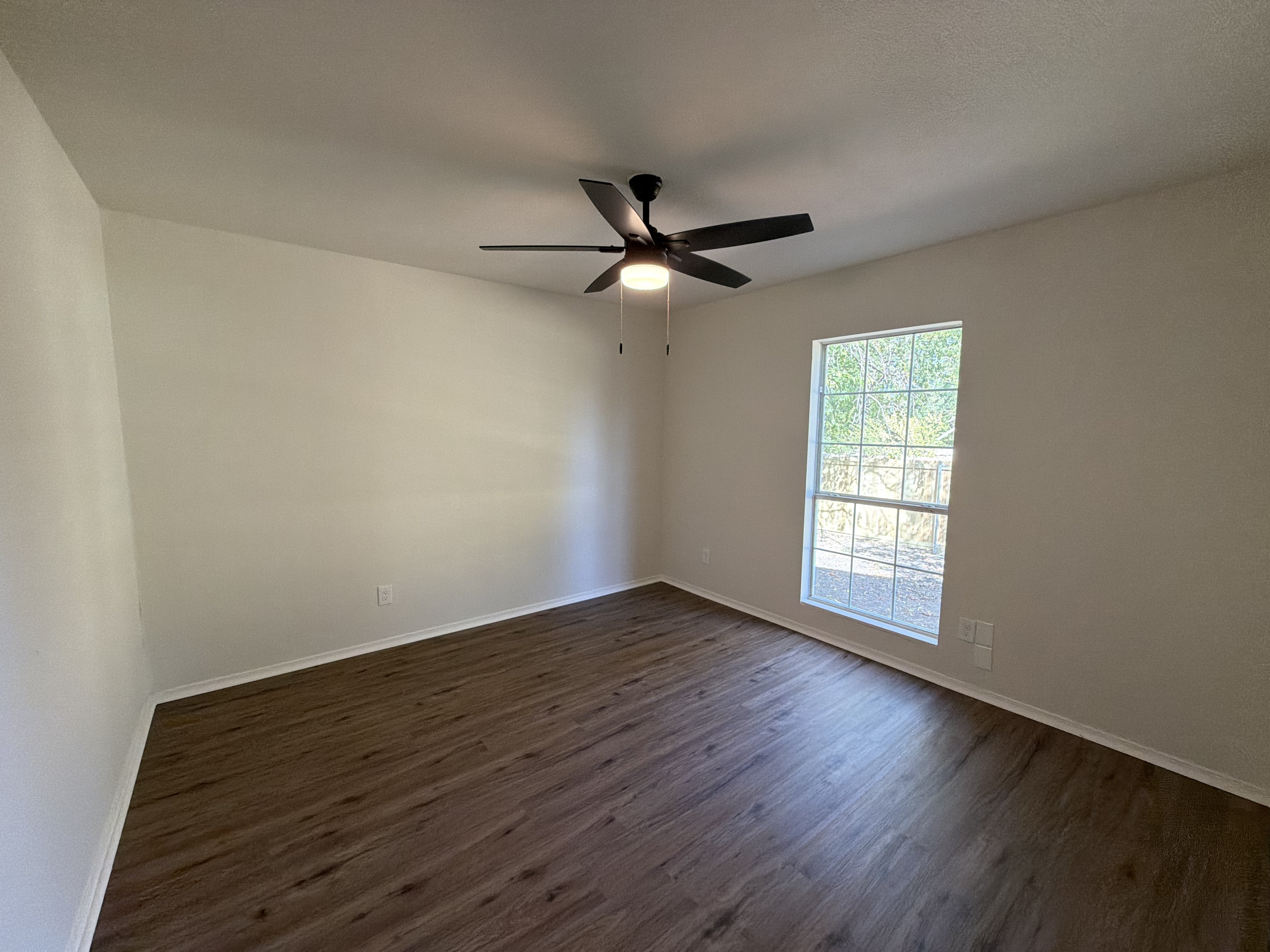 Photo 15 of 29 of 1710 Cumberland Dr, Garland, TX