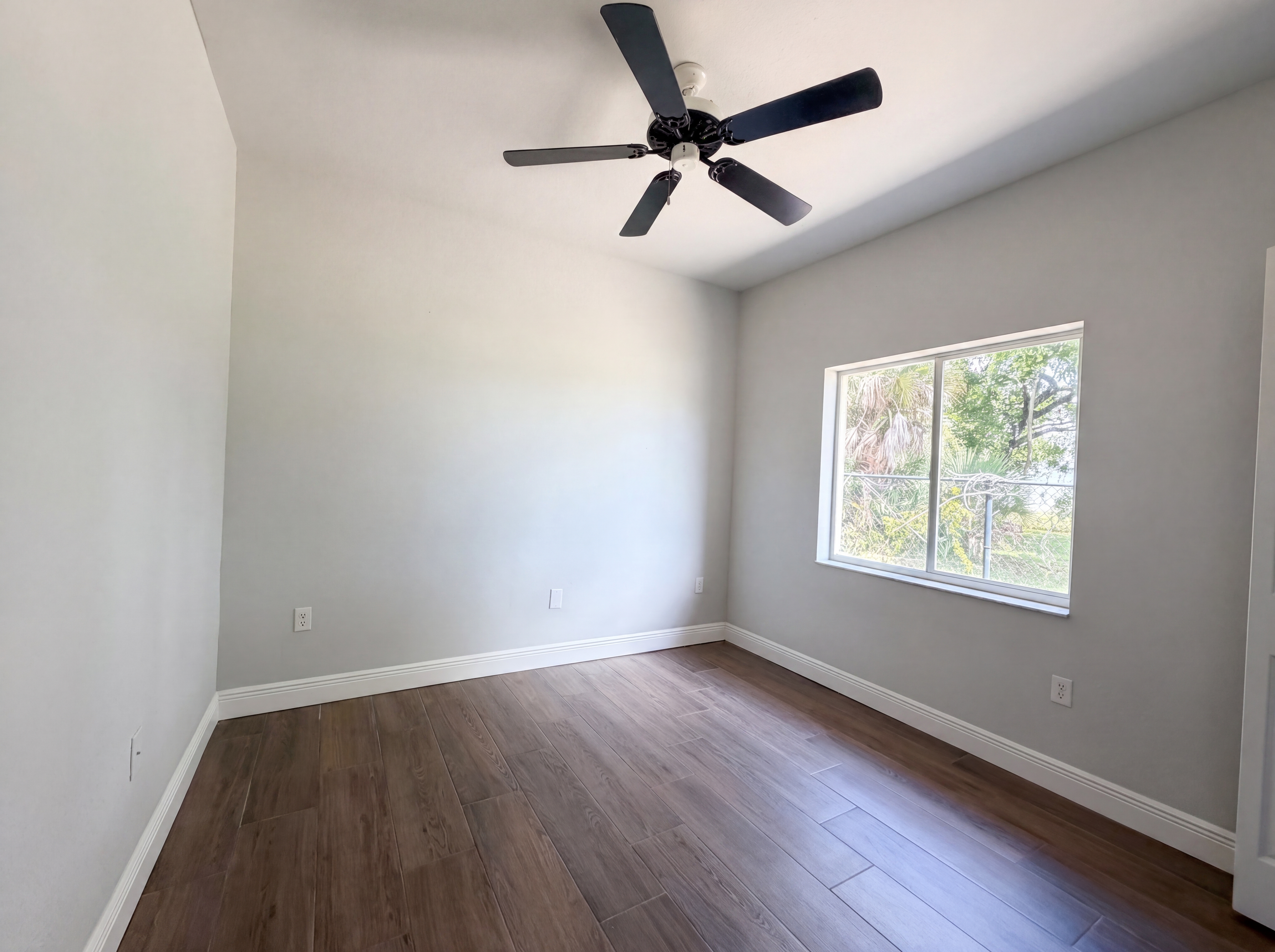 Photo 11 of 19 of 453 N Deerfield Ave, Deerfield Beach, FL