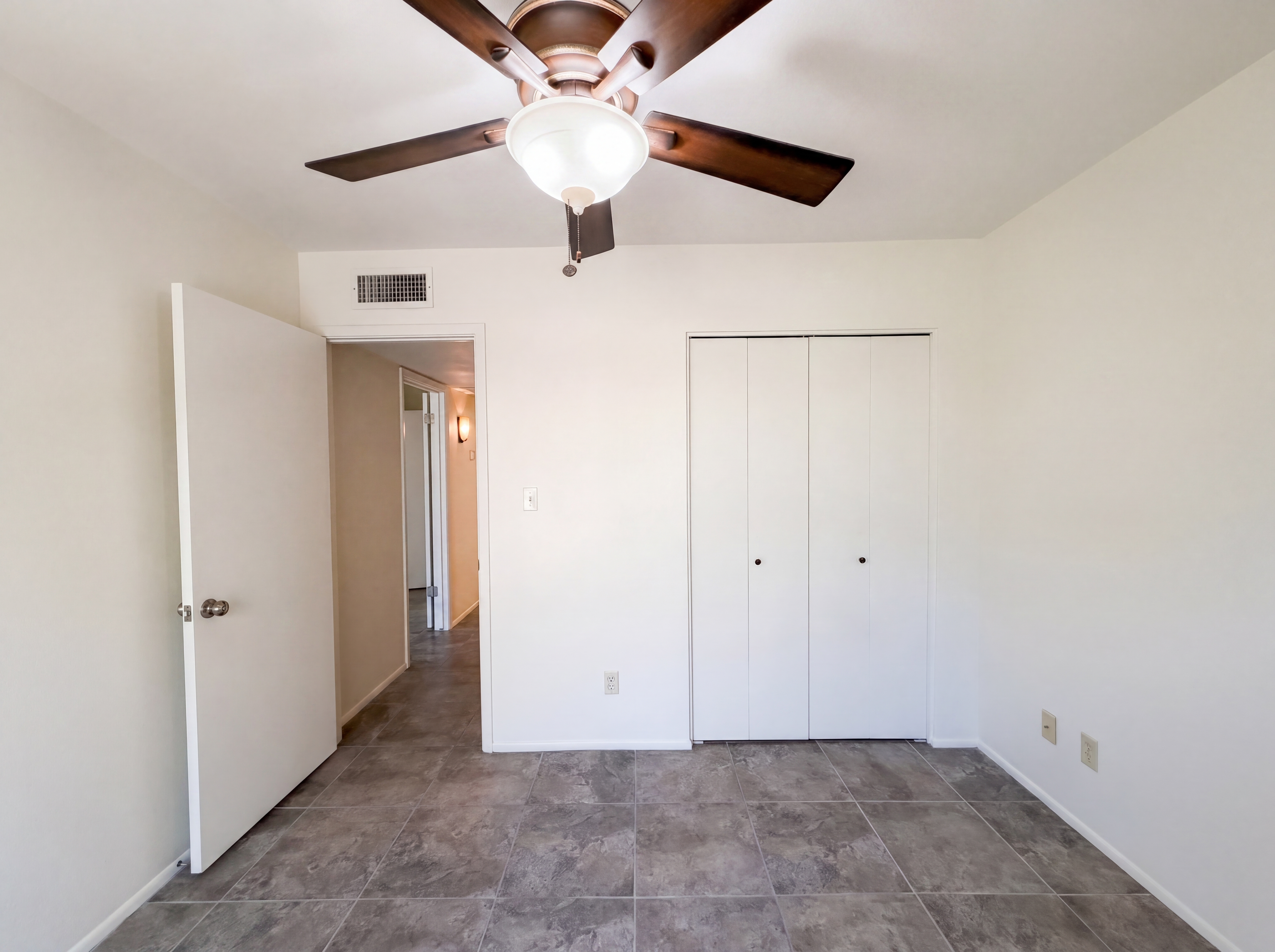 Photo 11 of 24 of 2346 E Mescal St, Phoenix, AZ