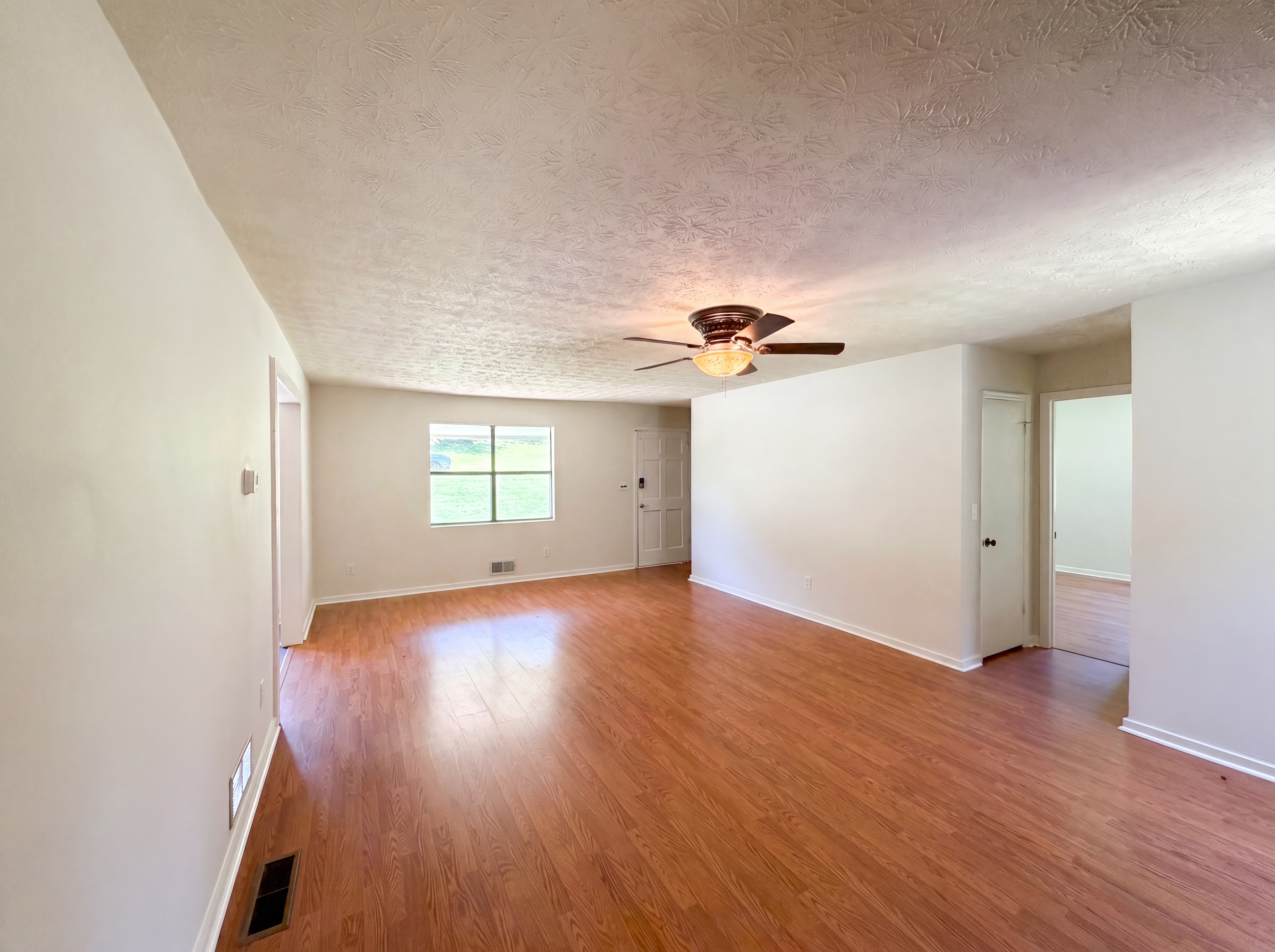 Photo 12 of 27 of 104 Belair Ln, Stockbridge, GA