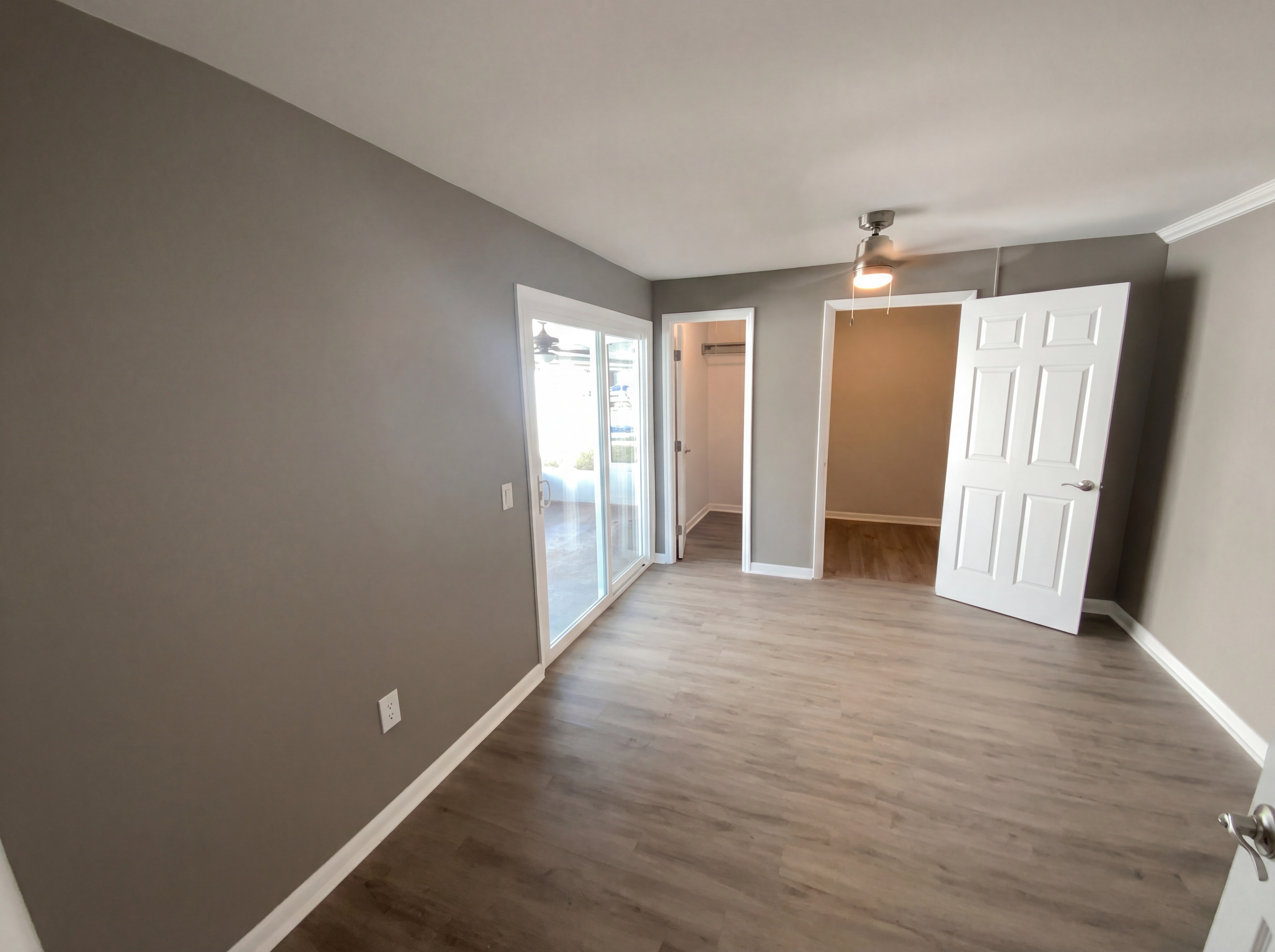 Photo 4 of 29 of 8632 94th St, Seminole, FL