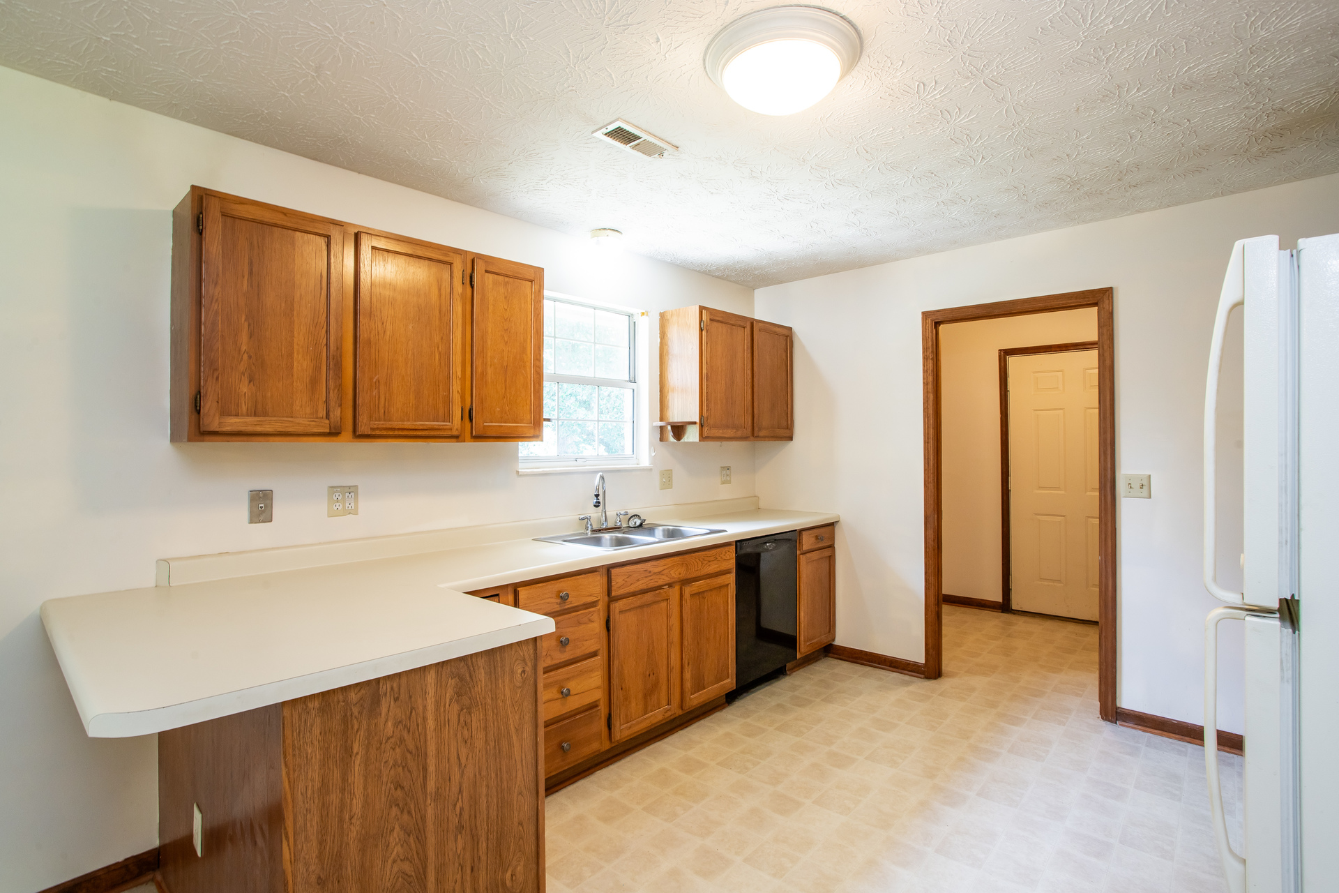 Photo 5 of 12 of 5941 Bridge Garden Rd, Knoxville, TN