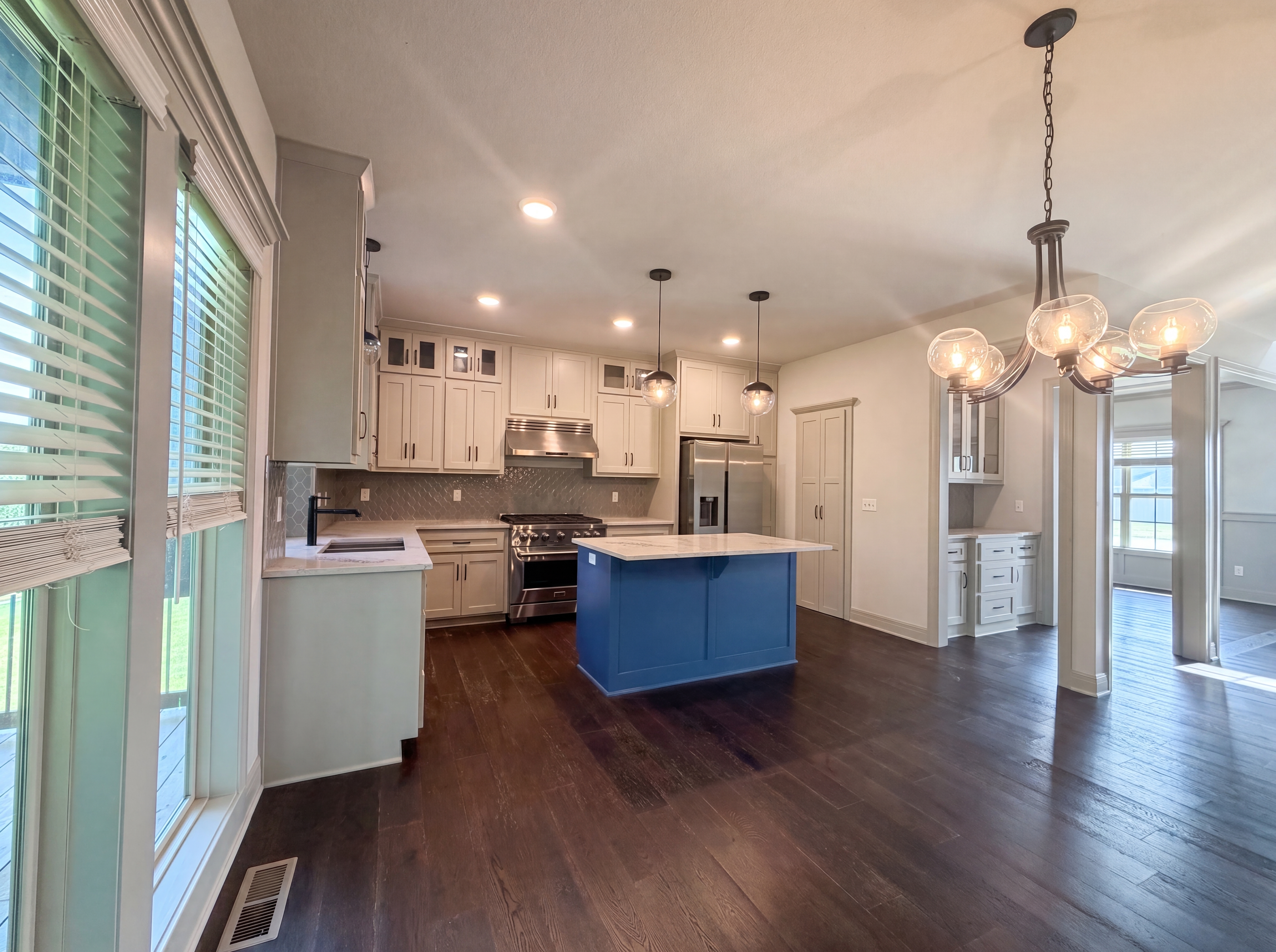 Photo 2 of 34 of 7540 N Amity Ave, Kansas City, MO
