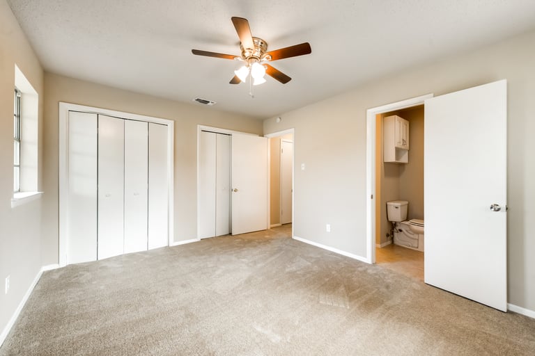 Photo 13 of 20 - 5201 Cloyce Ct, North Richland Hills, TX 76180