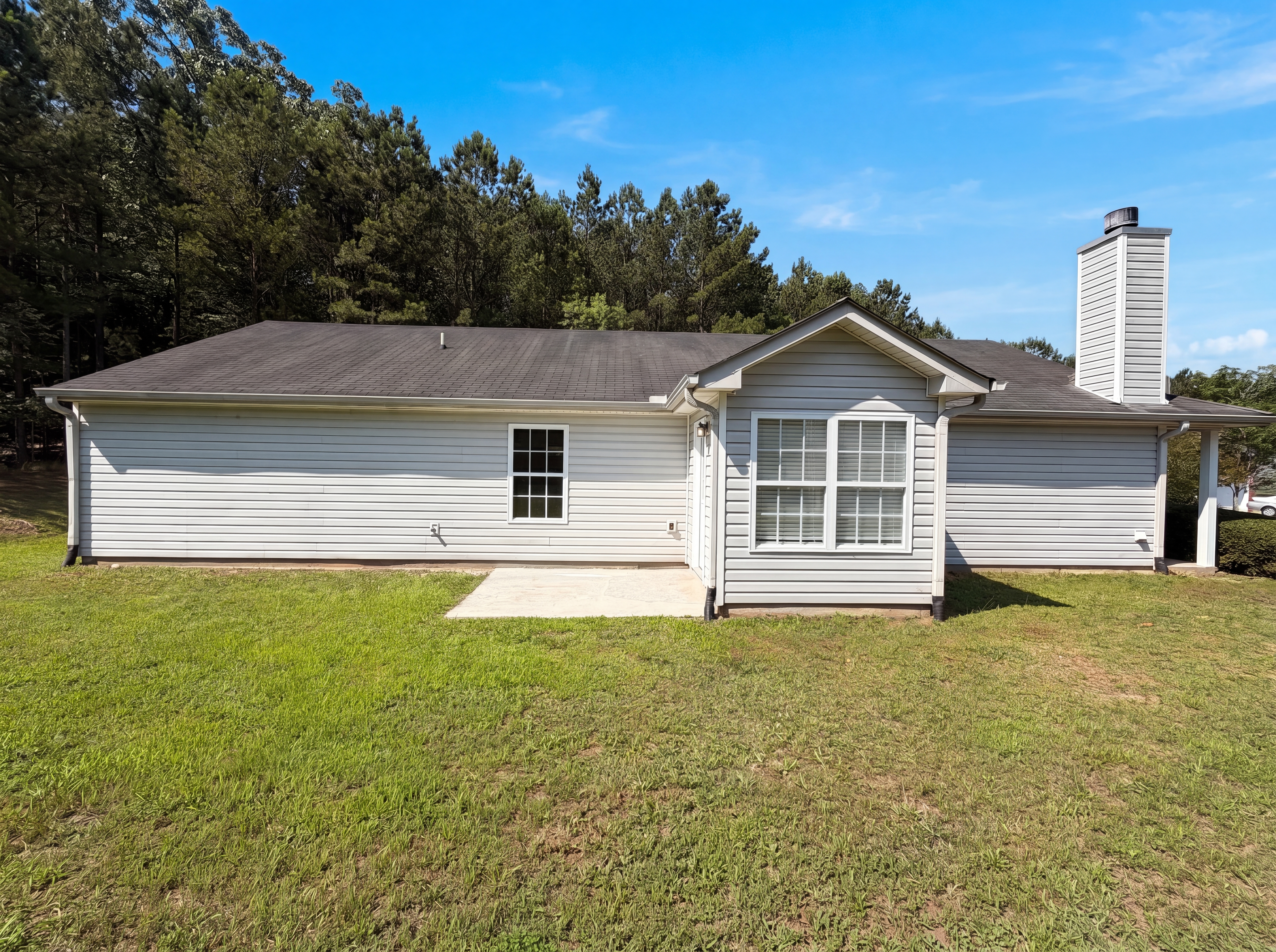 Photo 5 of 25 of 6774 Fairfax Ct, Lithonia, GA