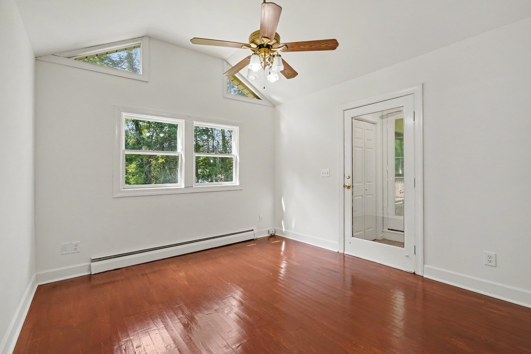 Photo 15 of 19 of 169 Montview Cir, Brevard, NC