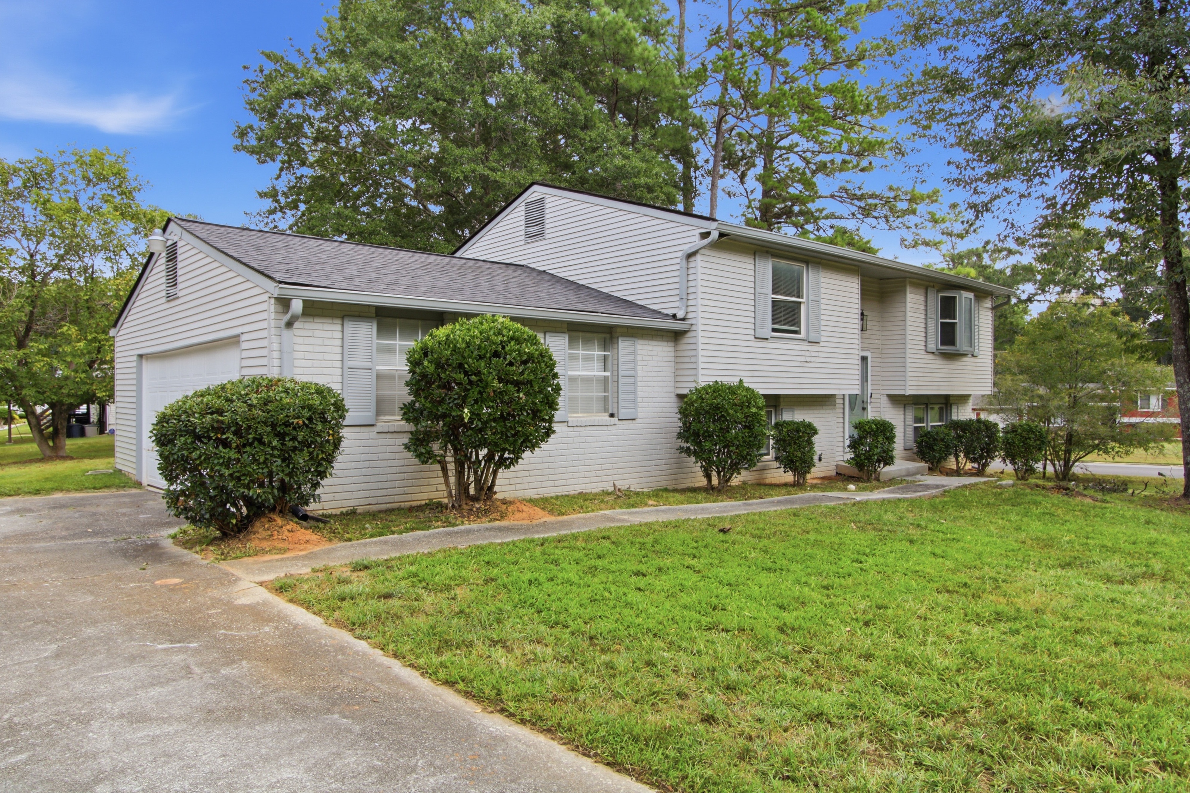 Photo 6 of 30 of 3724 Bramblevine Cir, Lithonia, GA