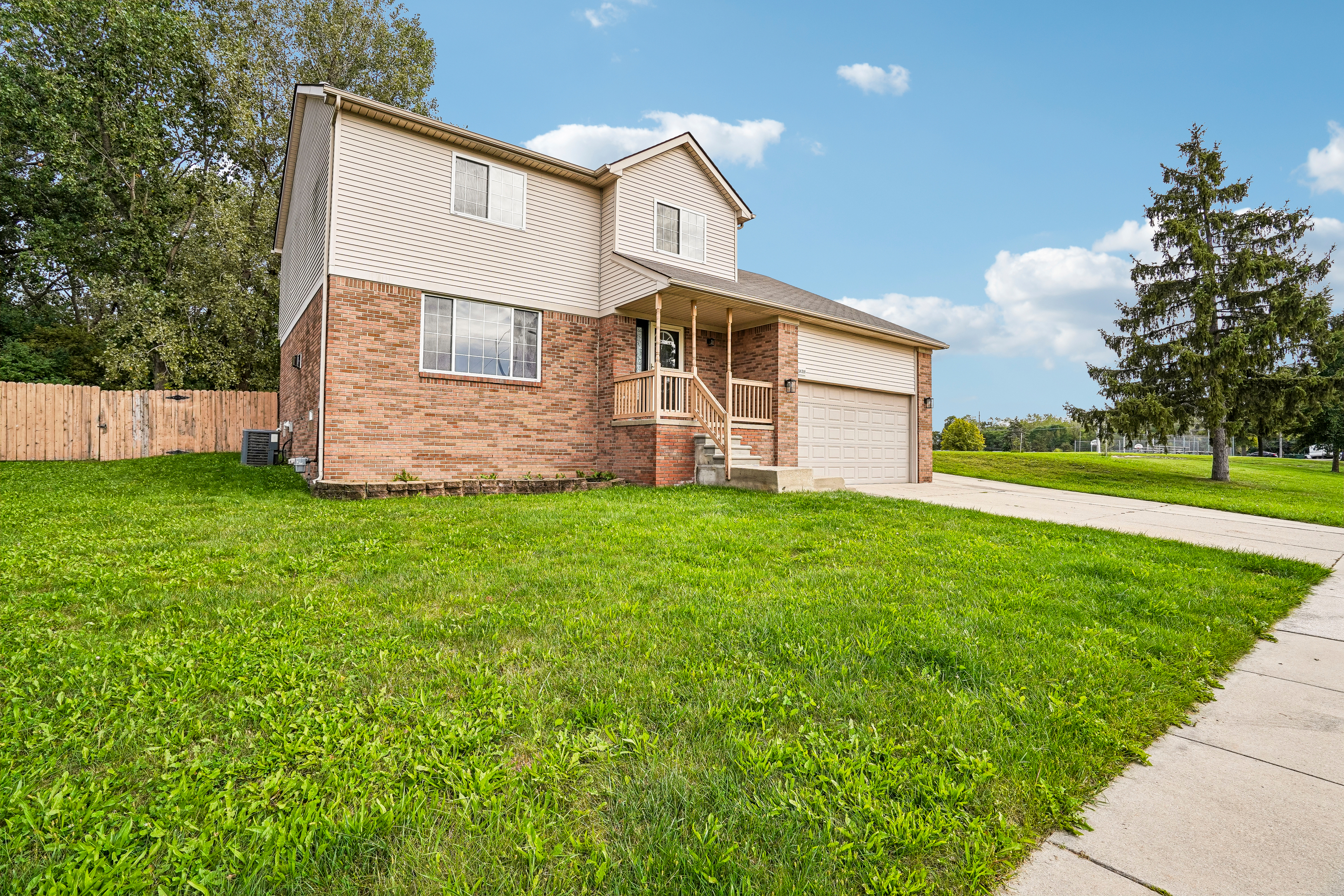 Photo 33 of 40 of 34310 Kentucky, Clinton Township, MI